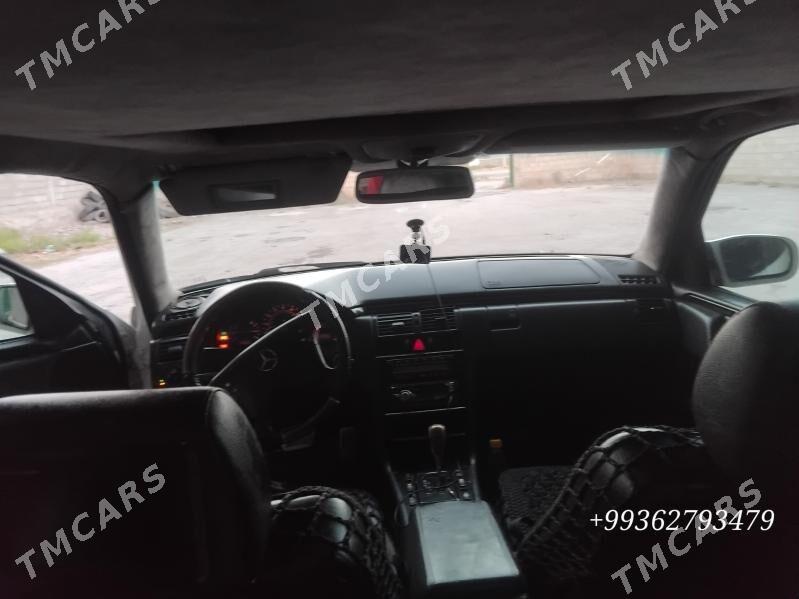 Mercedes-Benz E320 2000 - 102 000 TMT - Kaka - img 4