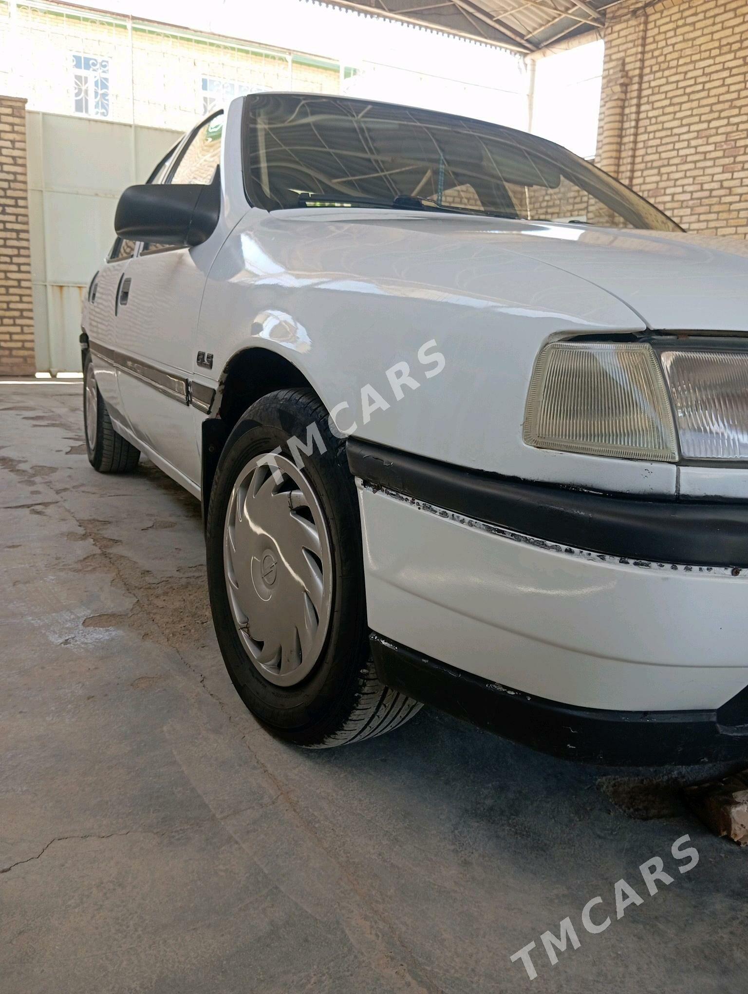 Opel Vectra 1990 - 25 000 TMT - Мары - img 3