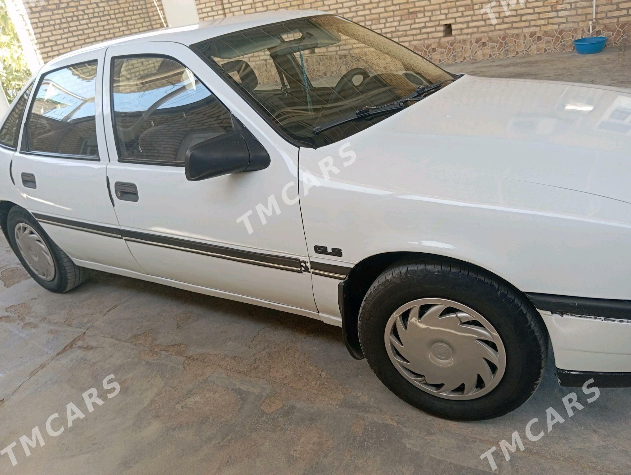 Opel Vectra 1990 - 25 000 TMT - Мары - img 4