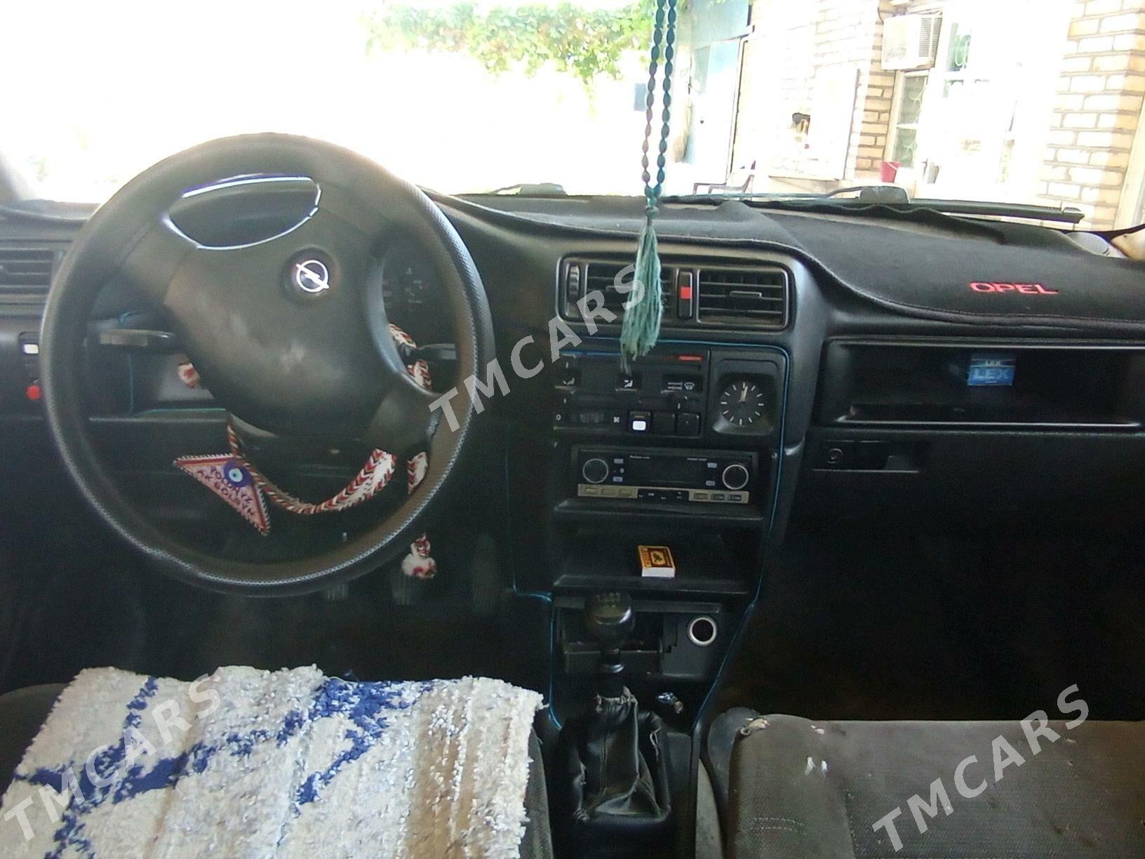 Opel Vectra 1990 - 25 000 TMT - Мары - img 5