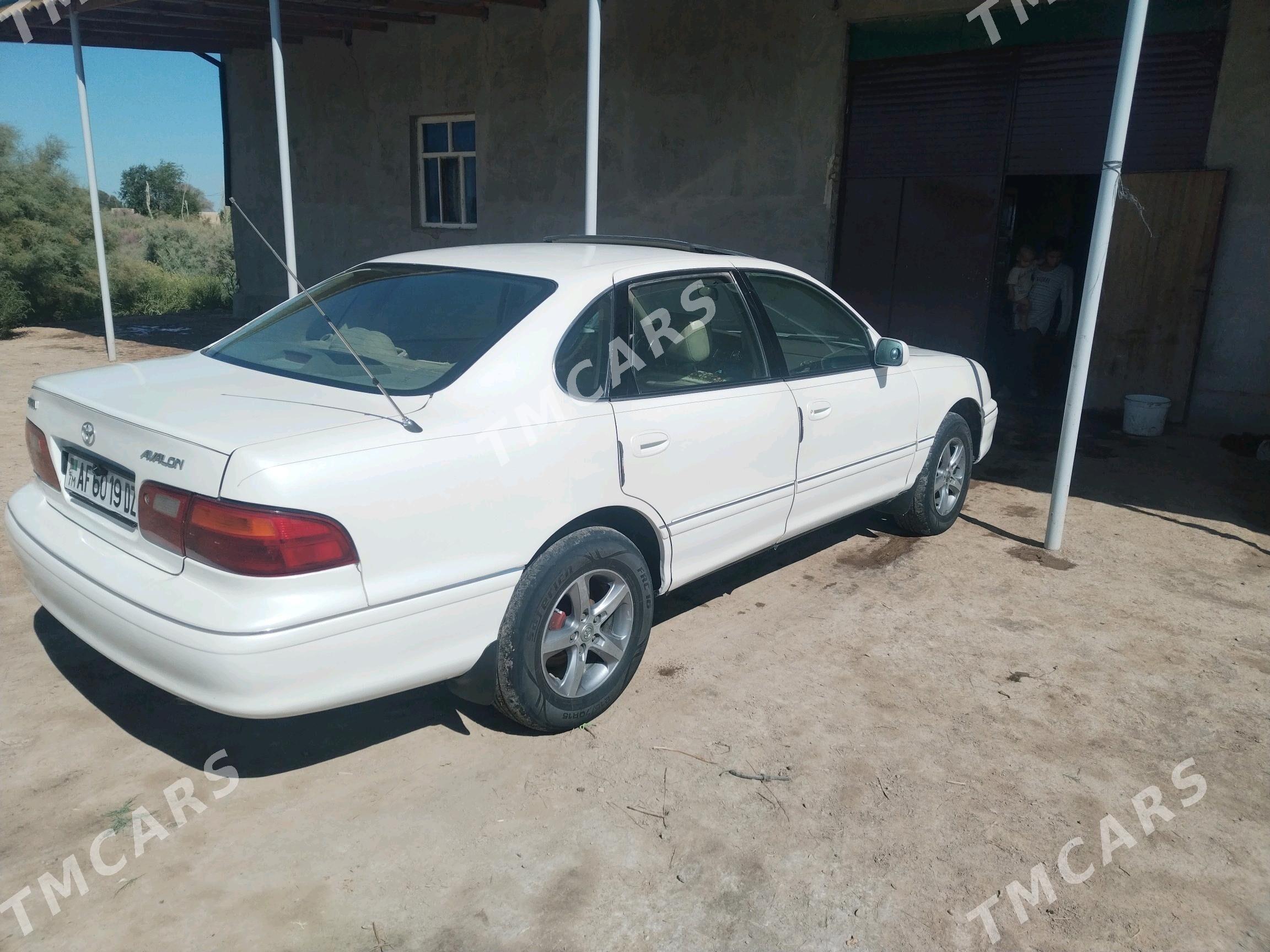 Toyota Avalon 1998 - 130 000 TMT - Акдепе - img 3