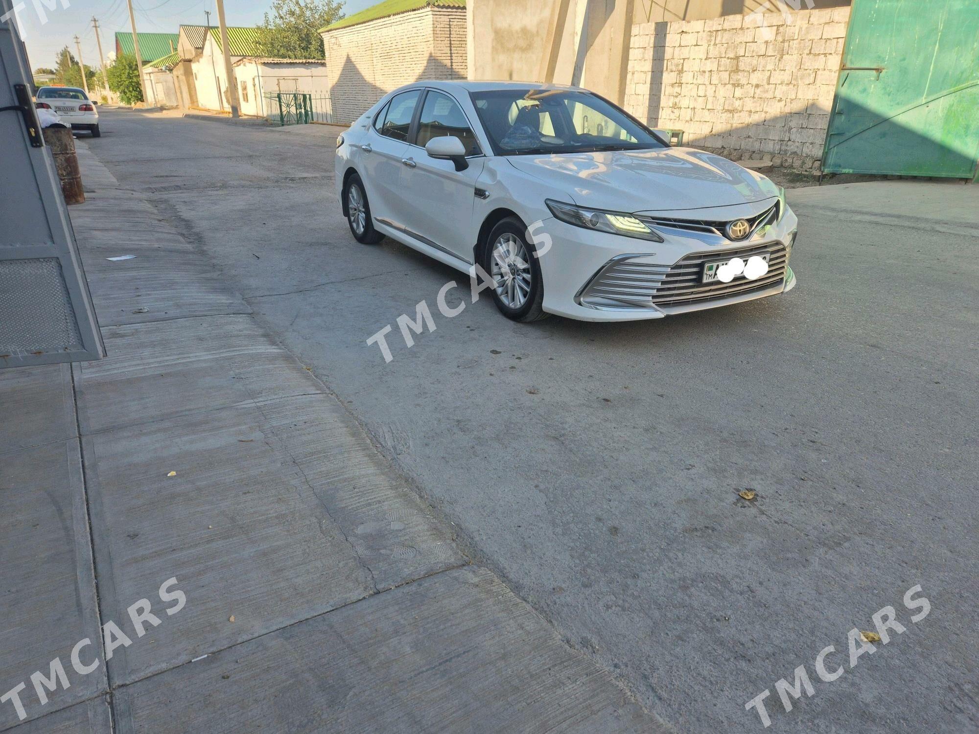 Toyota Camry 2021 - 275 800 TMT - Büzmeýin - img 5