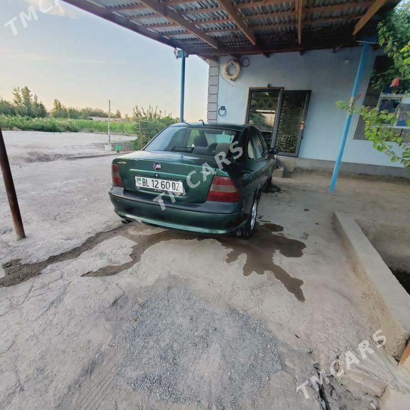 Opel Vectra 1998 - 40 000 TMT - Губадаг - img 3
