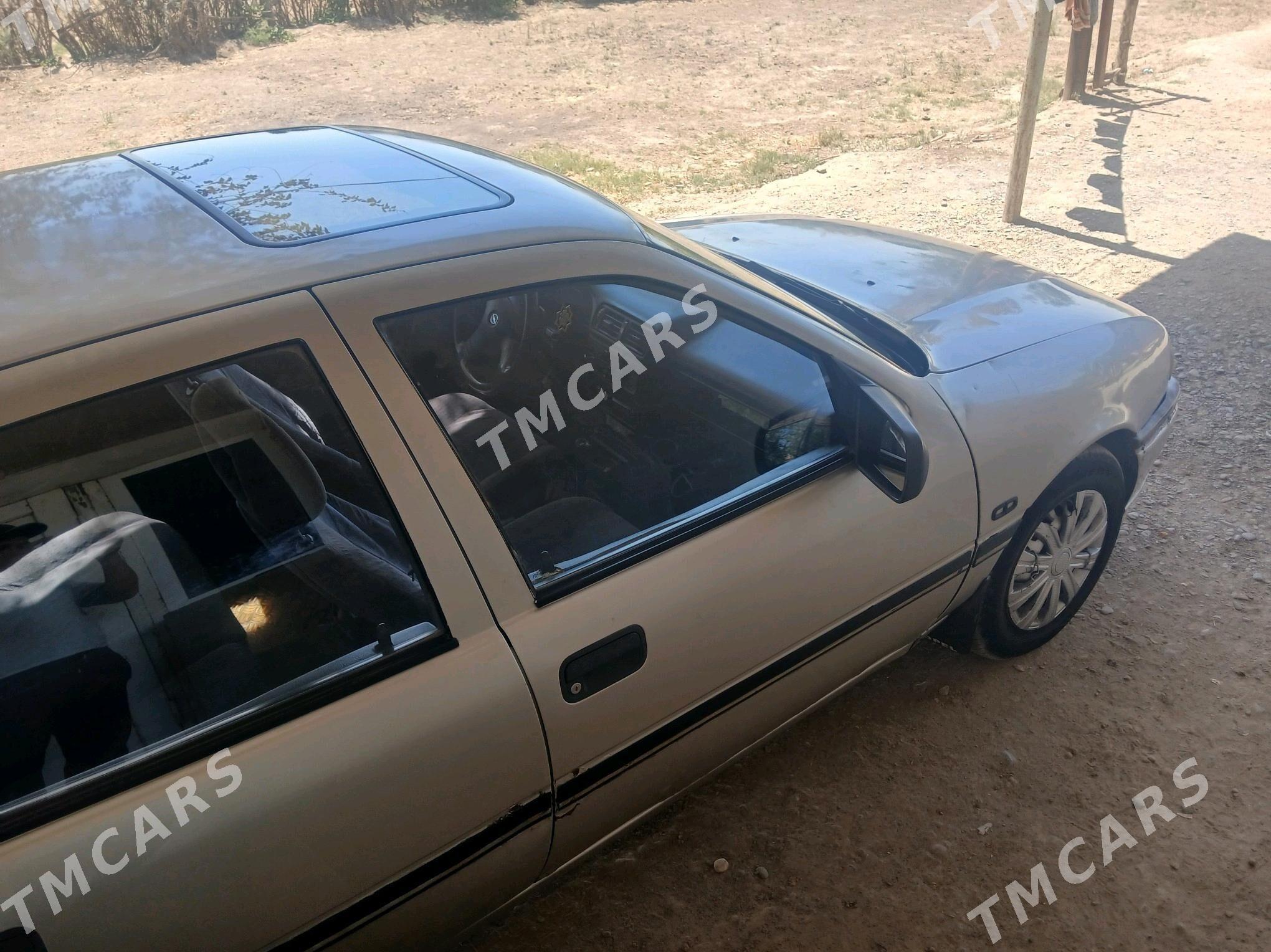 Opel Vectra 1992 - 28 000 TMT - Мургап - img 4