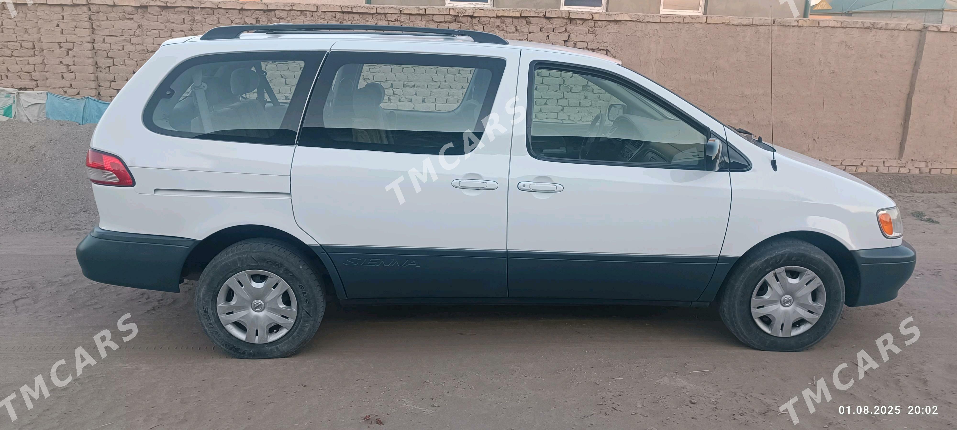 Toyota Sienna 2002 - 160 000 TMT - Дашогуз - img 4