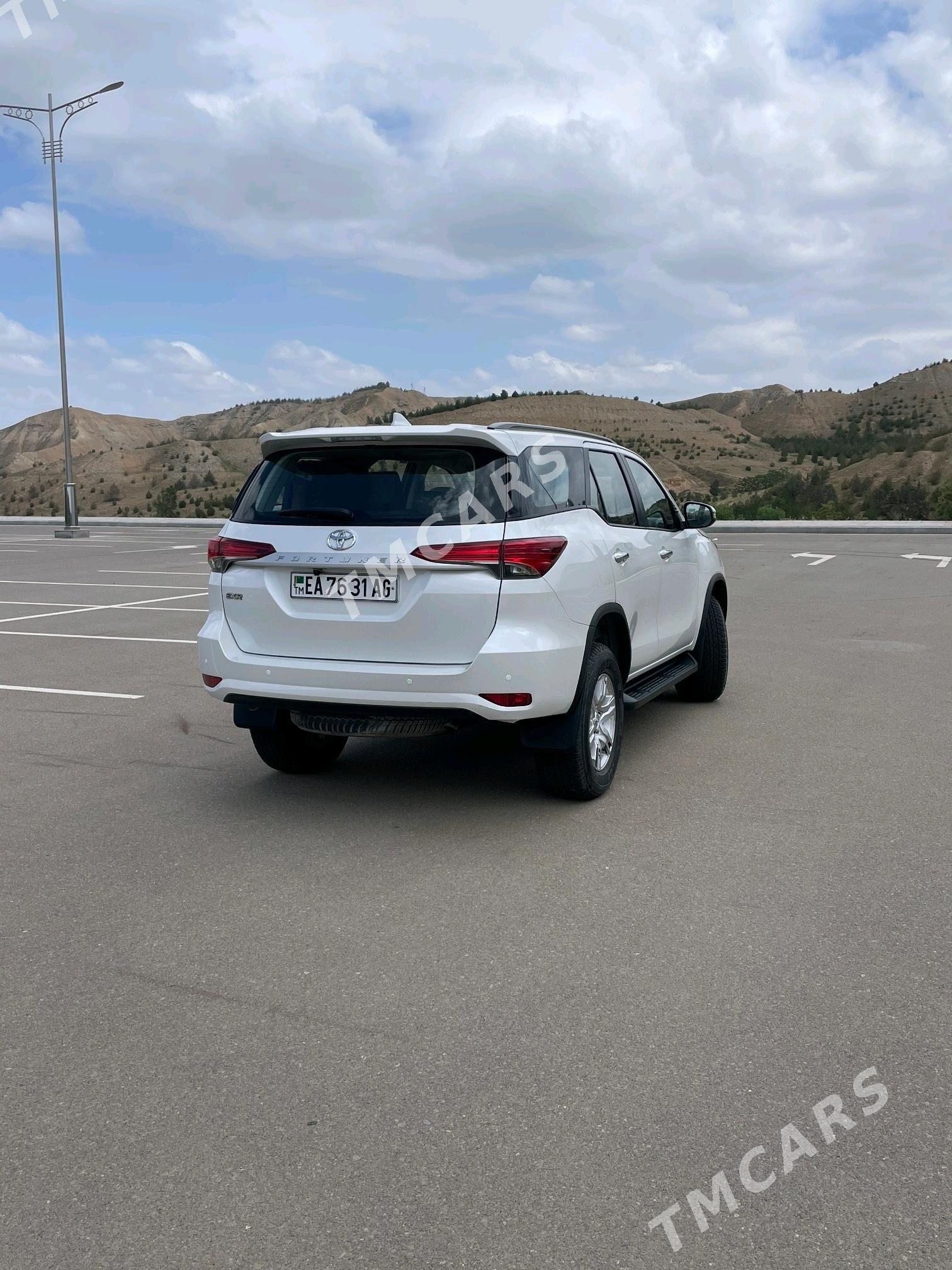 Toyota Fortuner 2024 - 630 000 TMT - Ашхабад - img 2