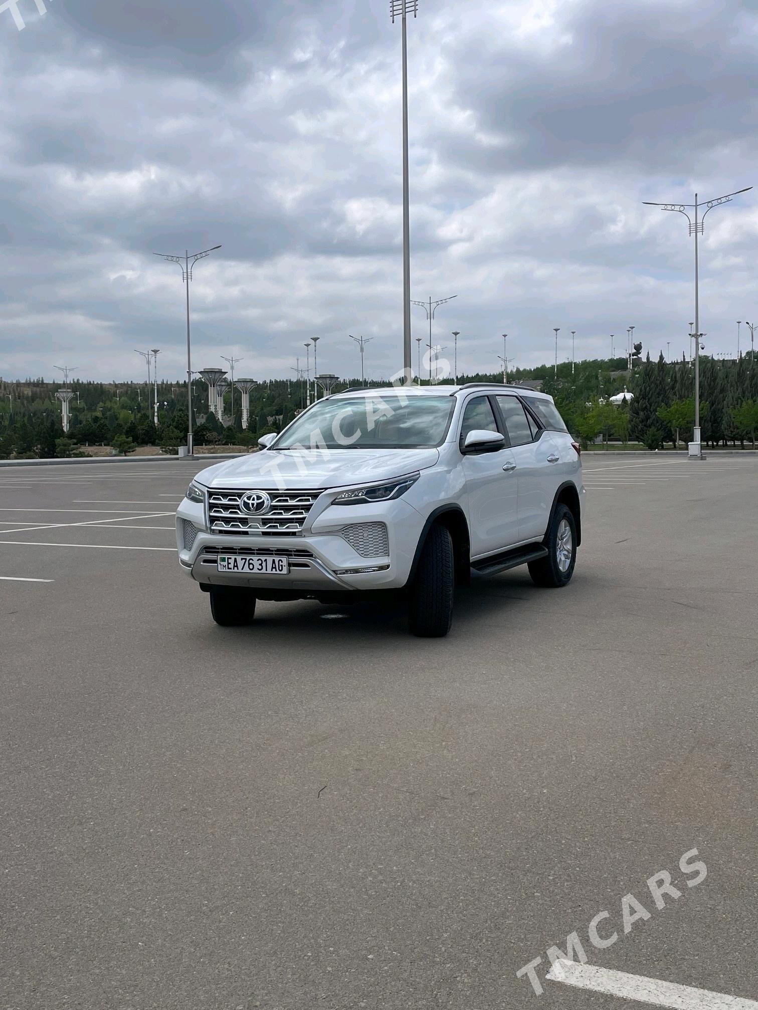 Toyota Fortuner 2024 - 630 000 TMT - Ашхабад - img 3