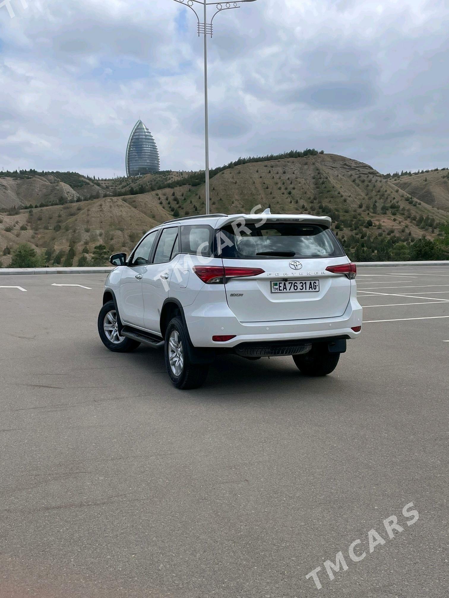 Toyota Fortuner 2024 - 630 000 TMT - Ашхабад - img 4