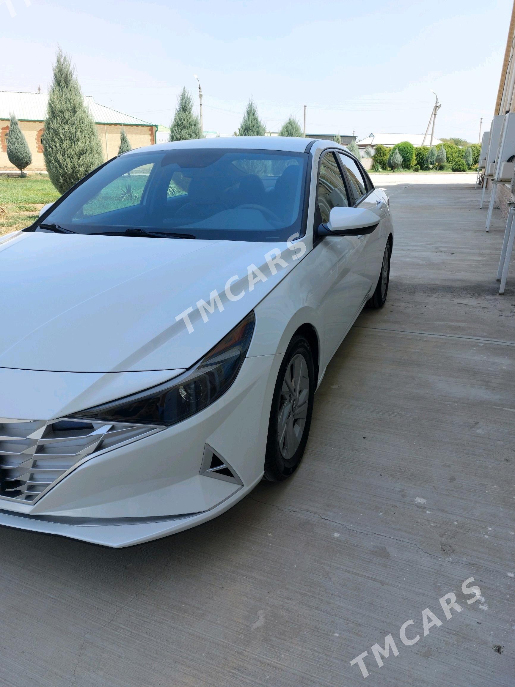 Hyundai Elantra 2021 - 245 000 TMT - Büzmeýin - img 3