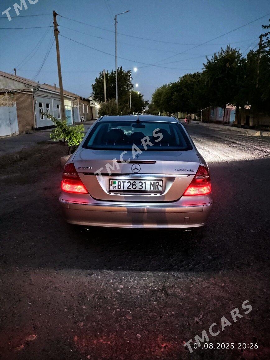 Mercedes-Benz E320 2003 - 130 000 TMT - Байрамали - img 2