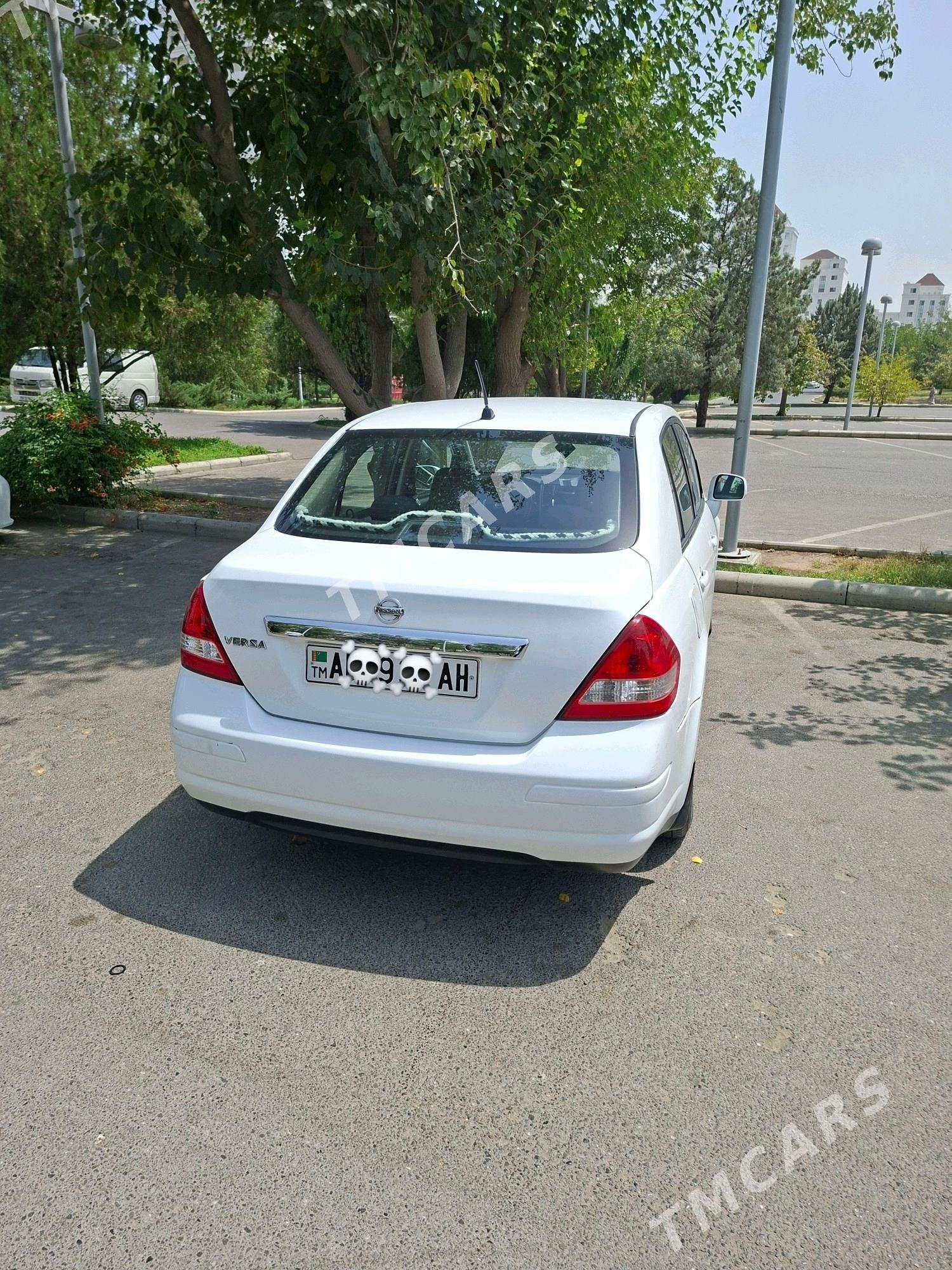 Nissan Versa 2010 - 105 000 TMT - Кака - img 4