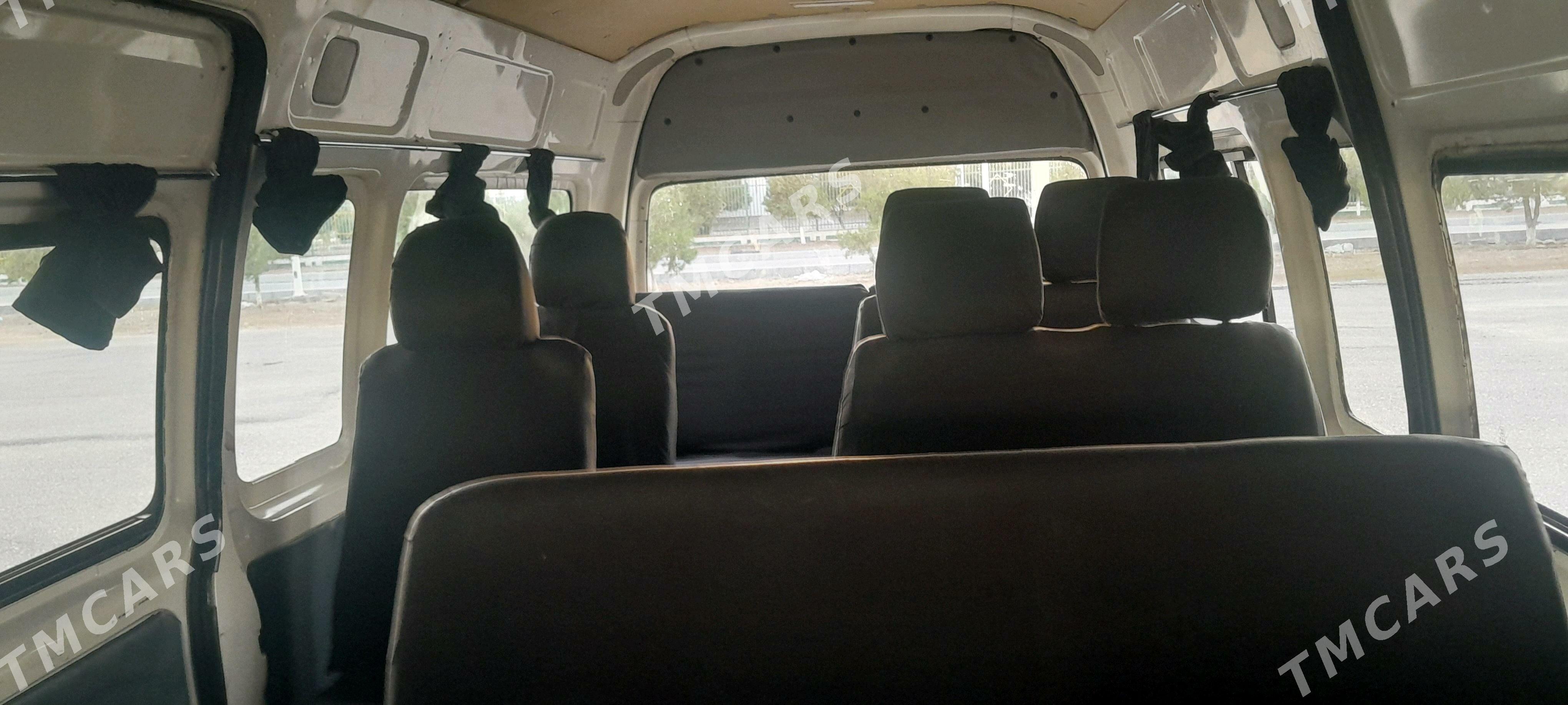 Toyota Hiace 2005 - 215 000 TMT - Ак-Бугдайский этрап - img 8