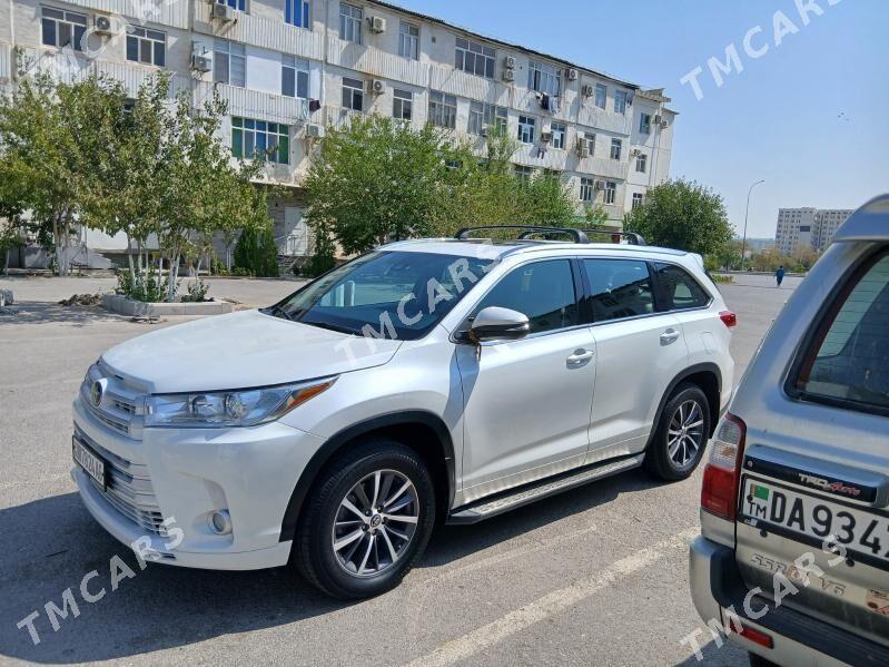 Toyota Highlander 2018 - 520 000 TMT - Aşgabat - img 2
