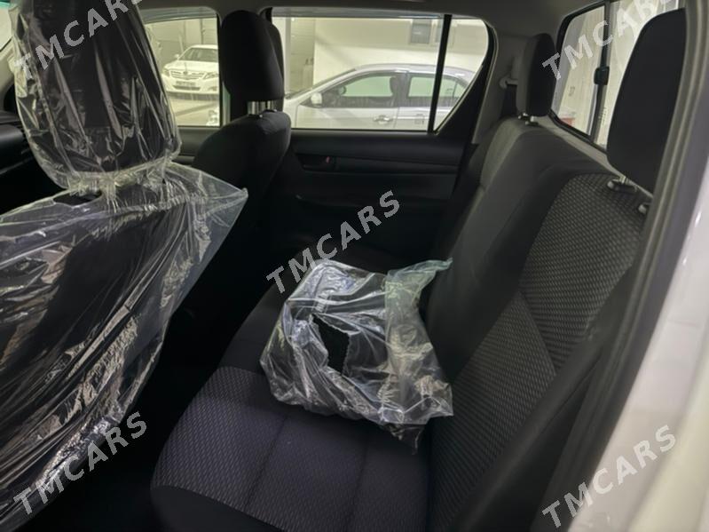 Toyota Hilux 2025 - 605 000 TMT - Ашхабад - img 3