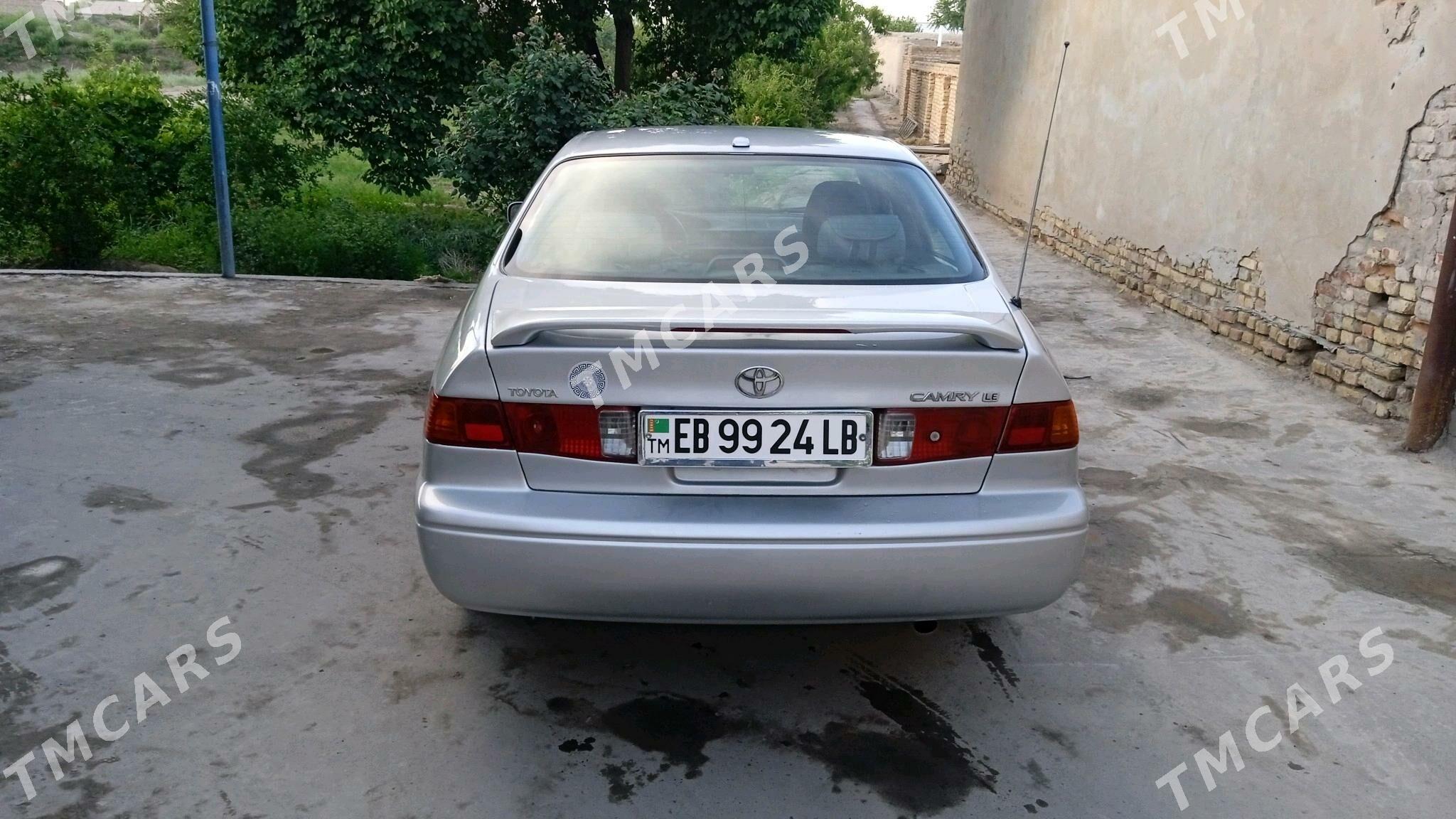 Toyota Camry 2000 - 140 000 TMT - Saýat - img 6