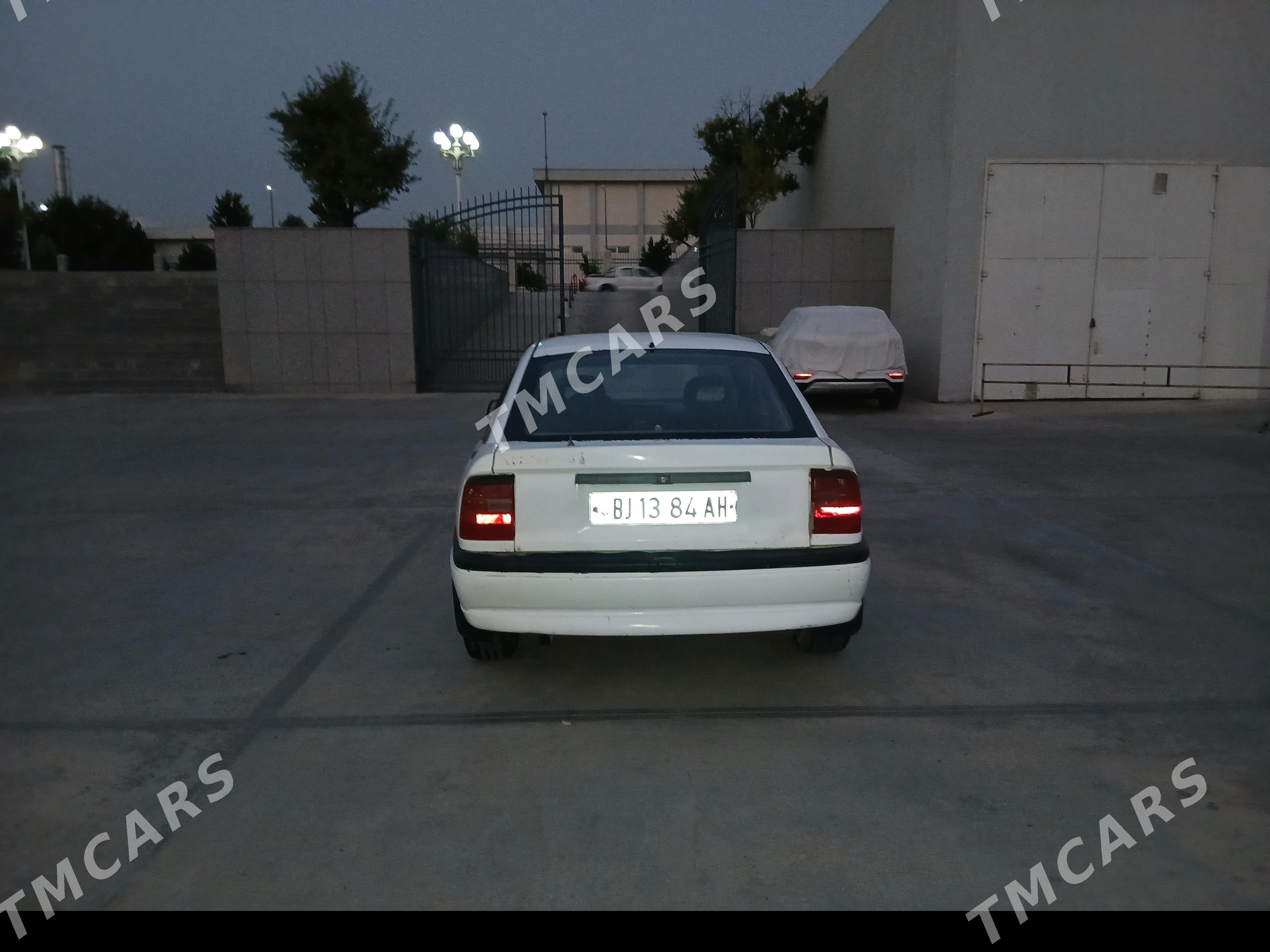 Opel Vectra 1991 - 22 000 TMT - Büzmeýin - img 3