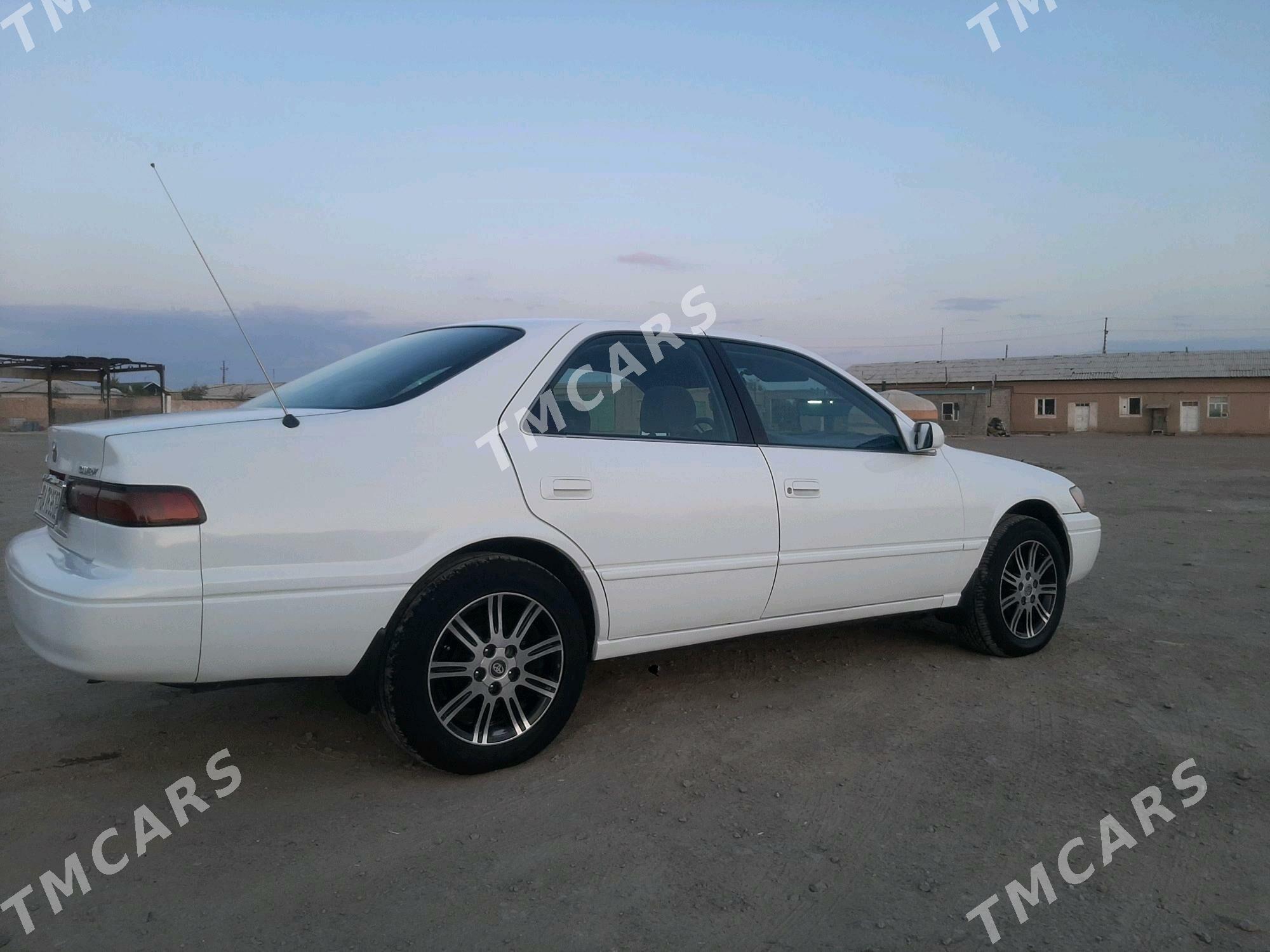 Toyota Camry 1997 - 120 000 TMT - Кёнеургенч - img 2