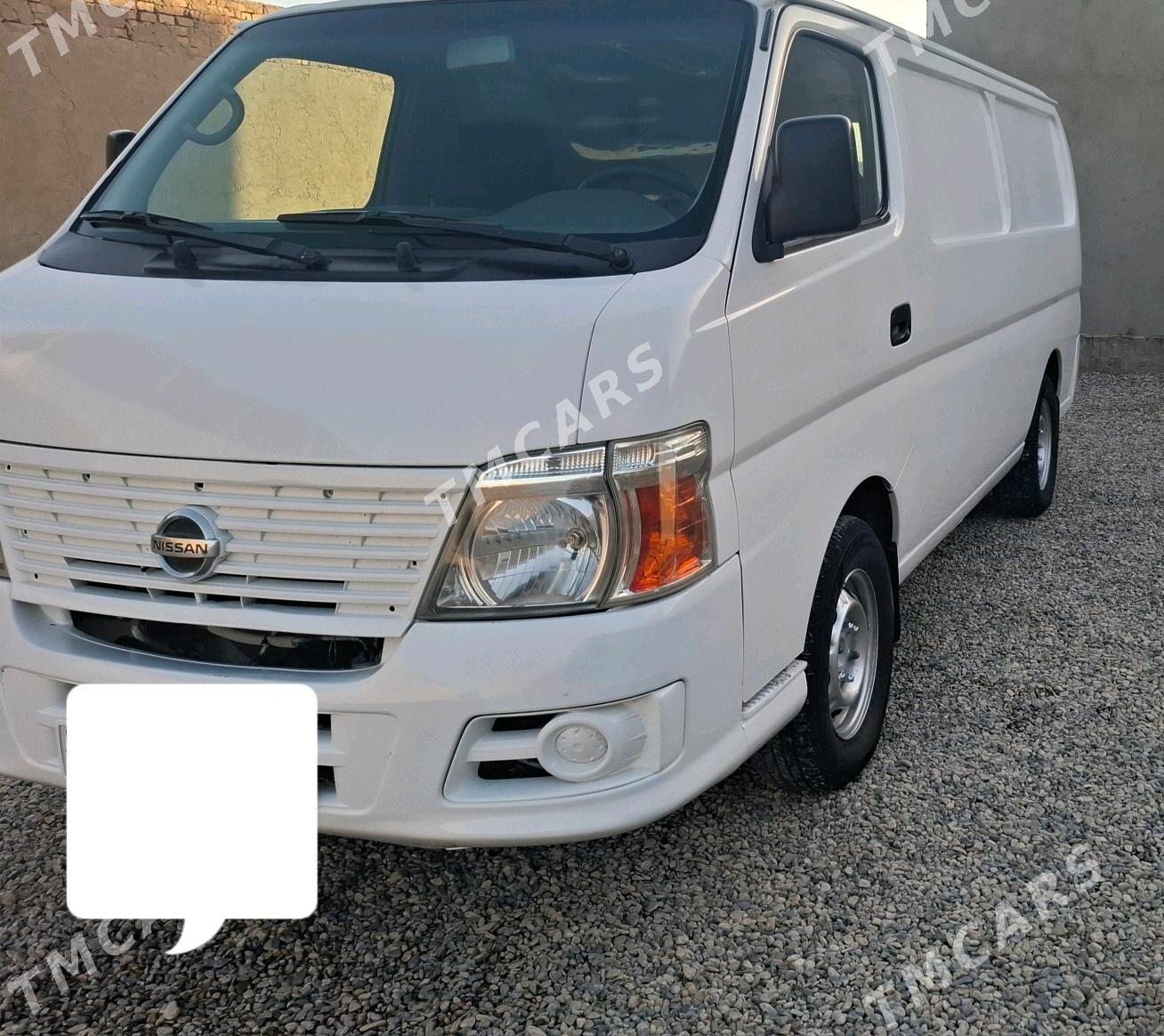 Nissan Urvan 2007 - 125 000 TMT - Кака - img 3
