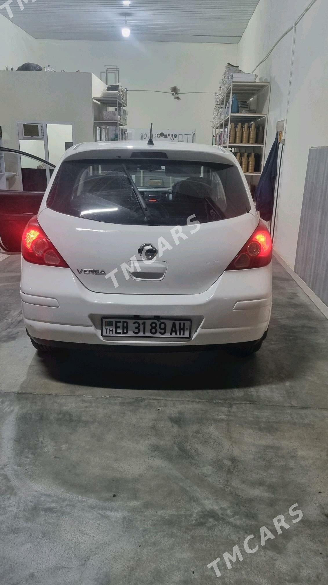Nissan Versa 2012 - 130 000 TMT - Ак-Бугдайский этрап - img 5