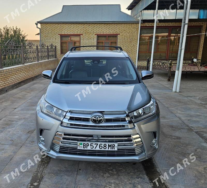 Toyota Highlander 2019 - 420 000 TMT - Байрамали - img 2