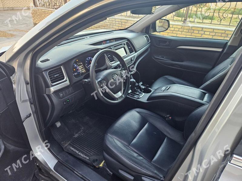 Toyota Highlander 2019 - 420 000 TMT - Байрамали - img 7