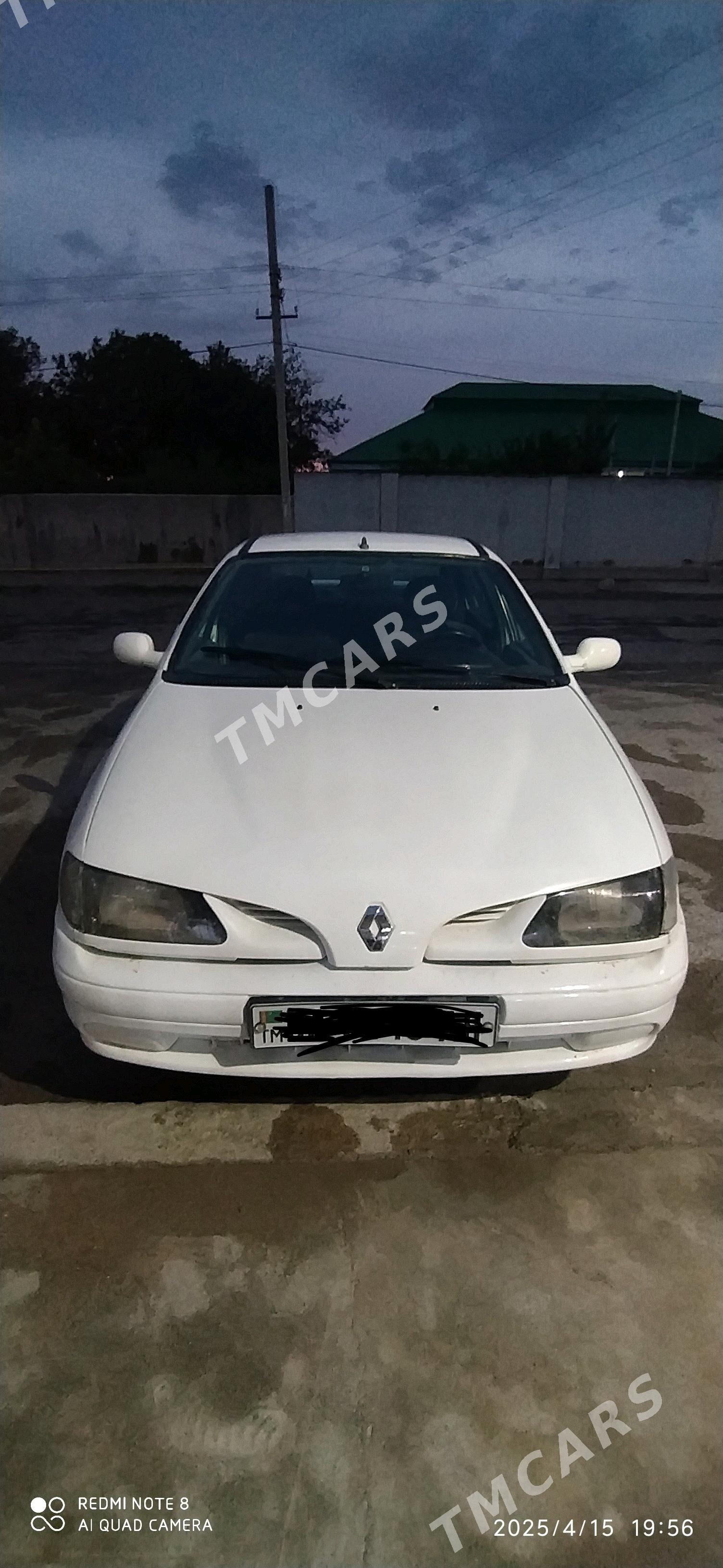 Renault Megane 2 2000 - 35 000 TMT - Кака - img 1