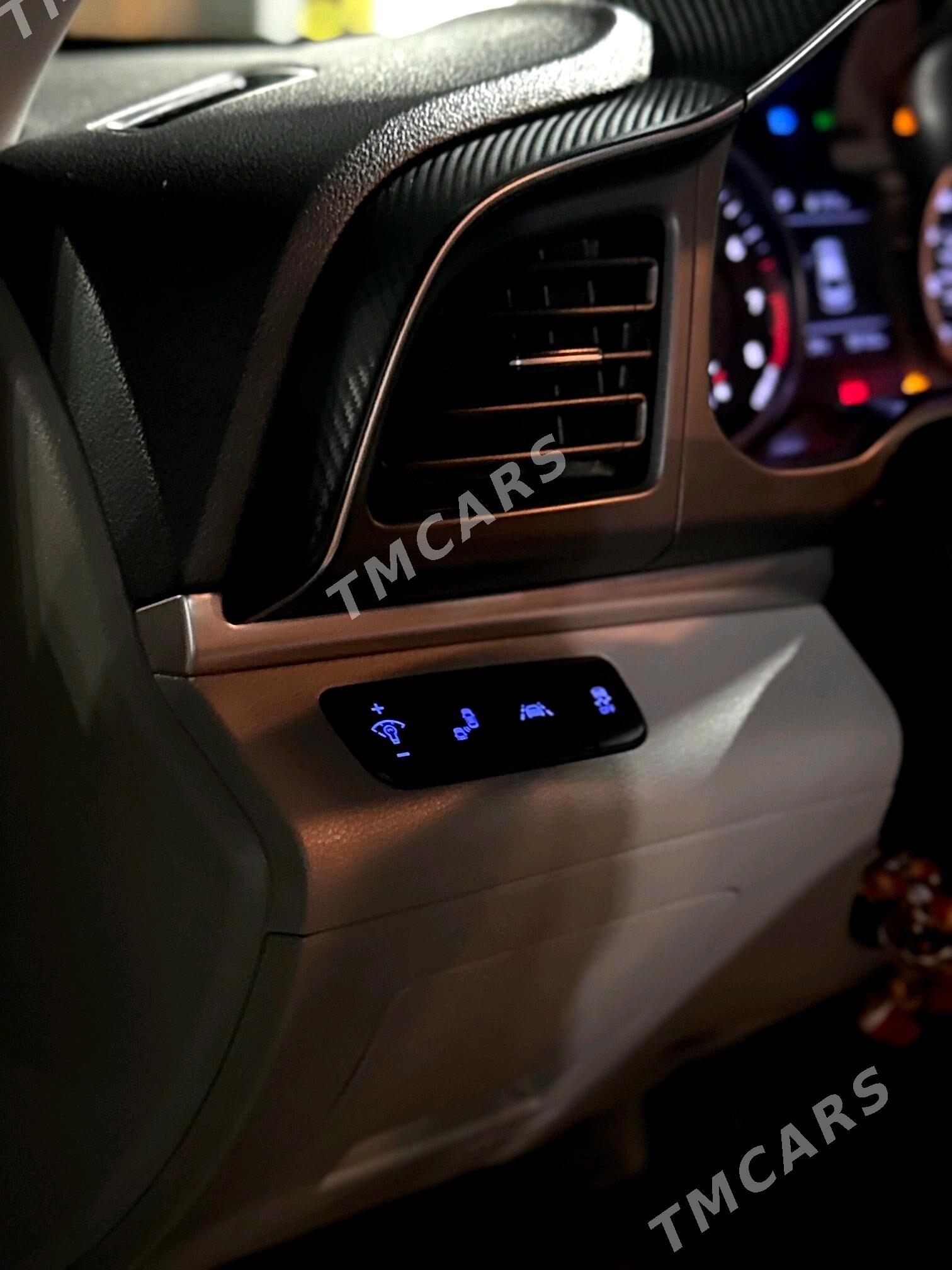 Hyundai Elantra 2019 - 210 000 TMT - Кëши - img 6