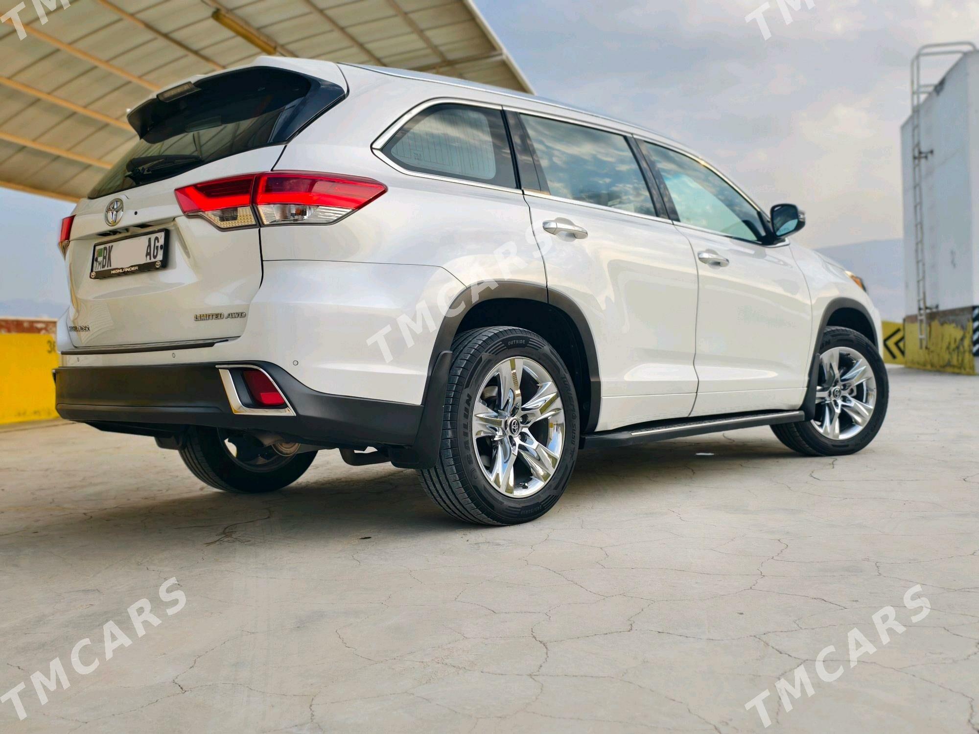 Toyota Highlander 2018 - 440 000 TMT - Ашхабад - img 4