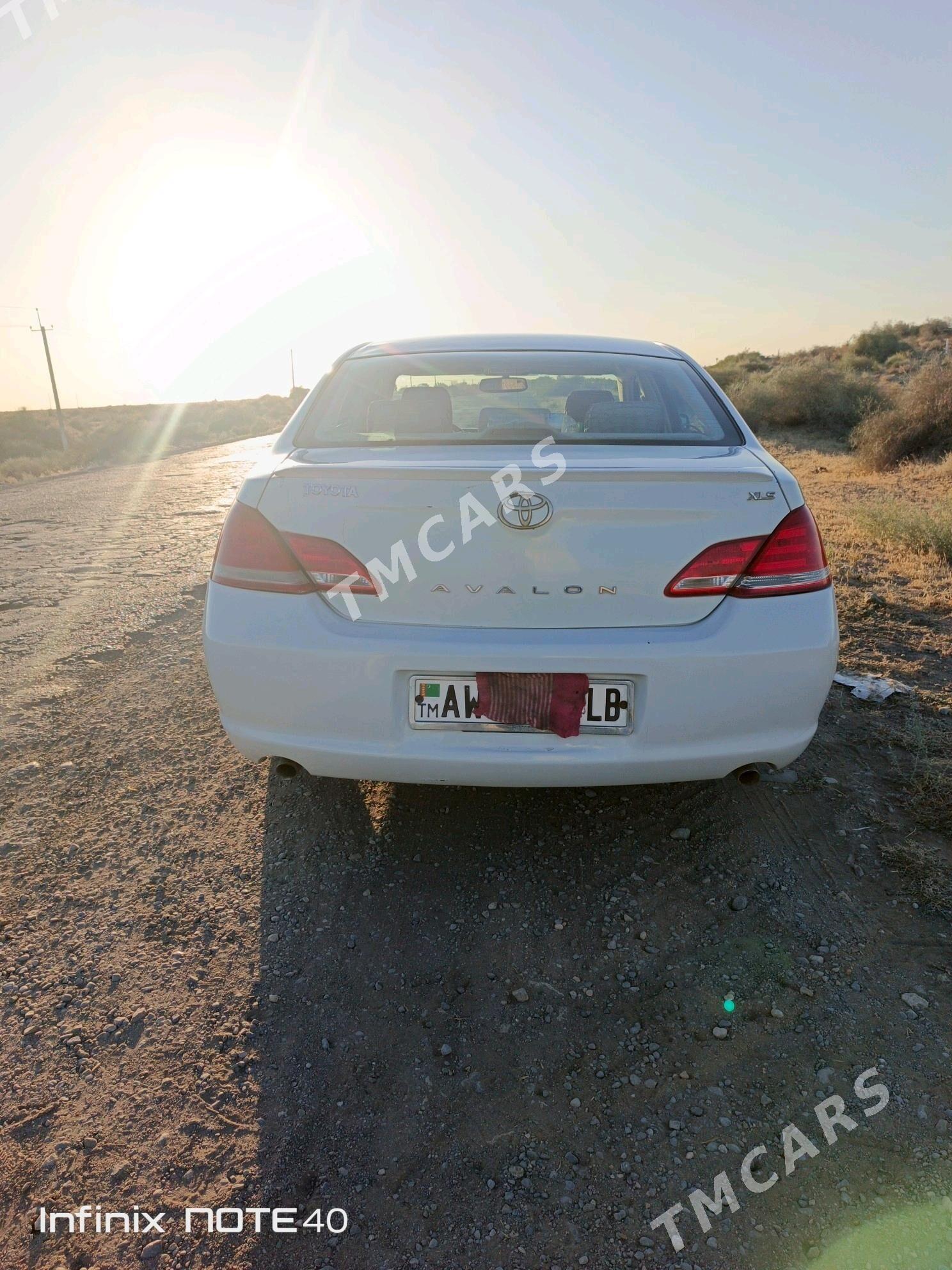 Toyota Avalon 2006 - 150 000 TMT - Halaç - img 6