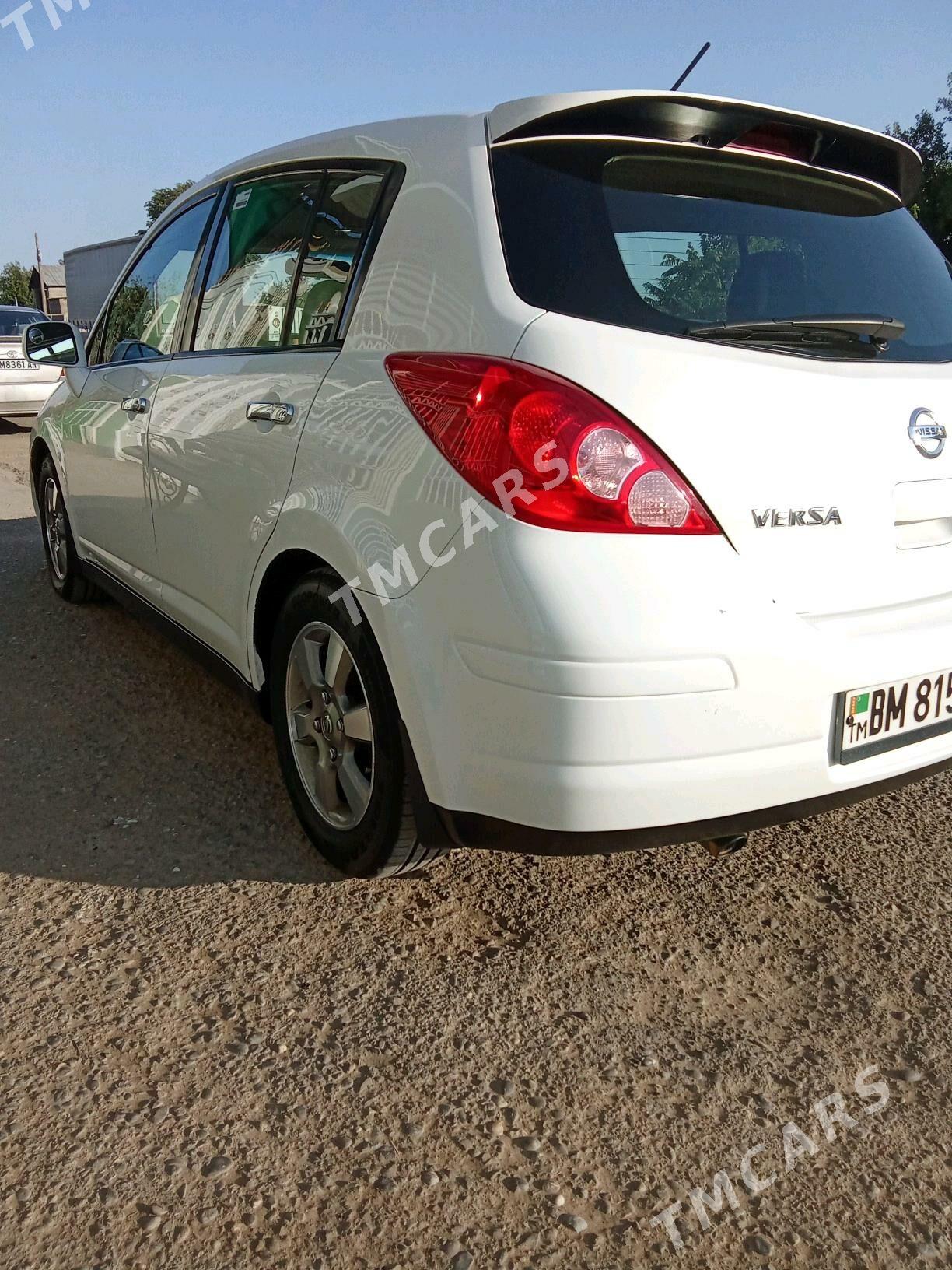 Nissan Versa 2011 - 139 000 TMT - Яшлык - img 2