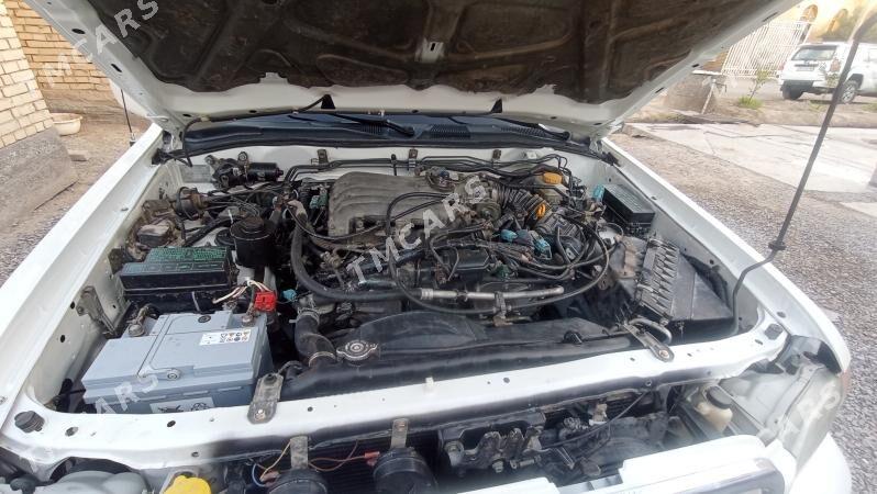 Nissan Pathfinder 2002 - 140 000 TMT - Wekilbazar - img 6