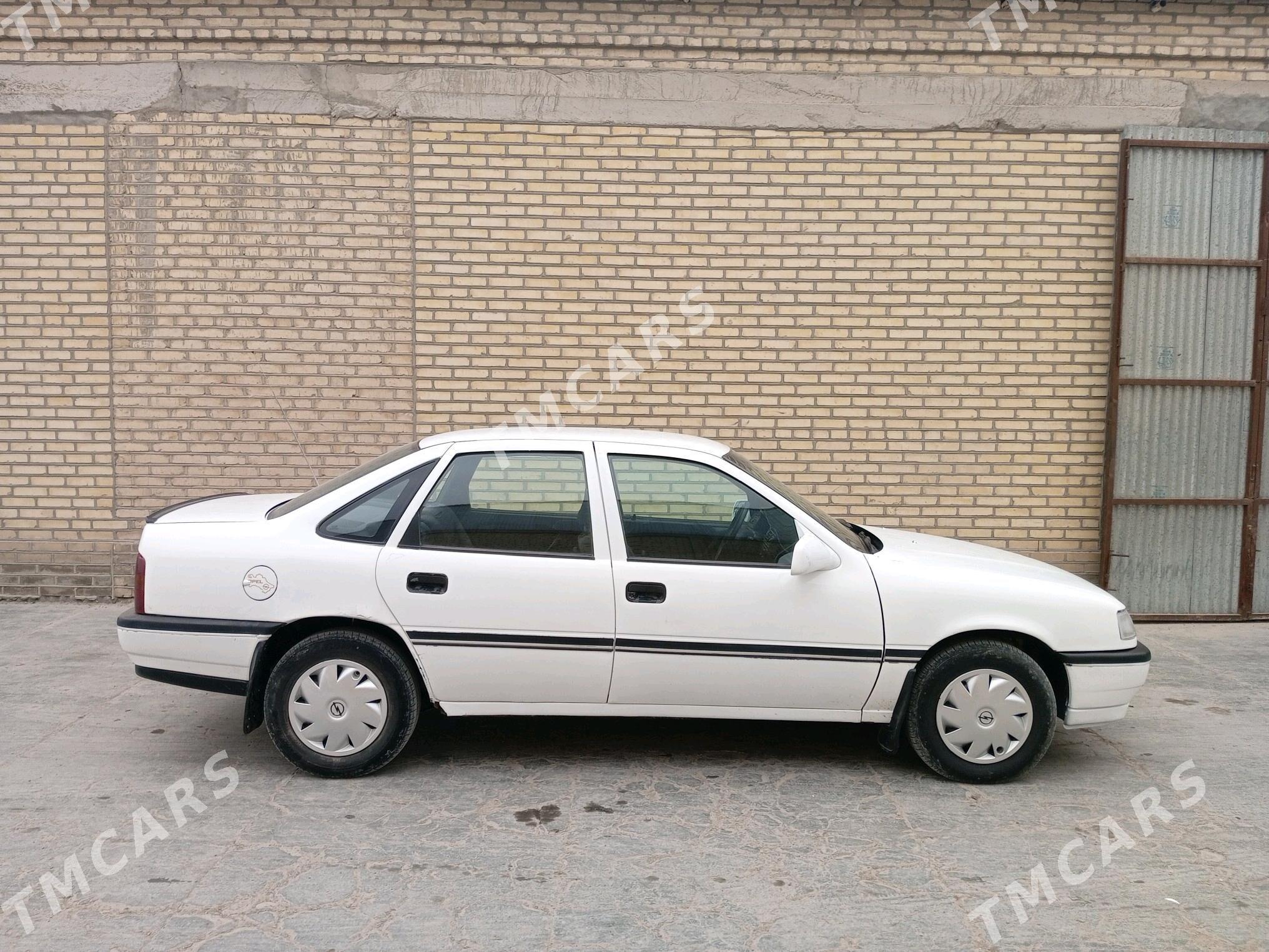 Opel Vectra 1992 - 23 000 TMT - Mary - img 1