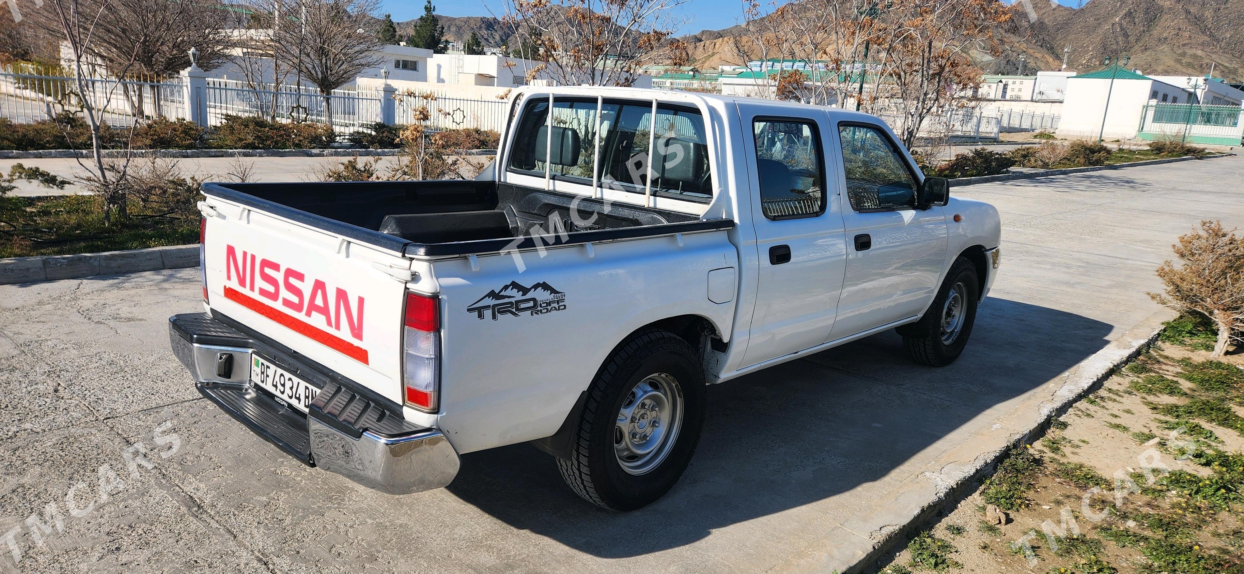 Nissan Navara 2010 - 145 000 TMT - Туркменбаши - img 2