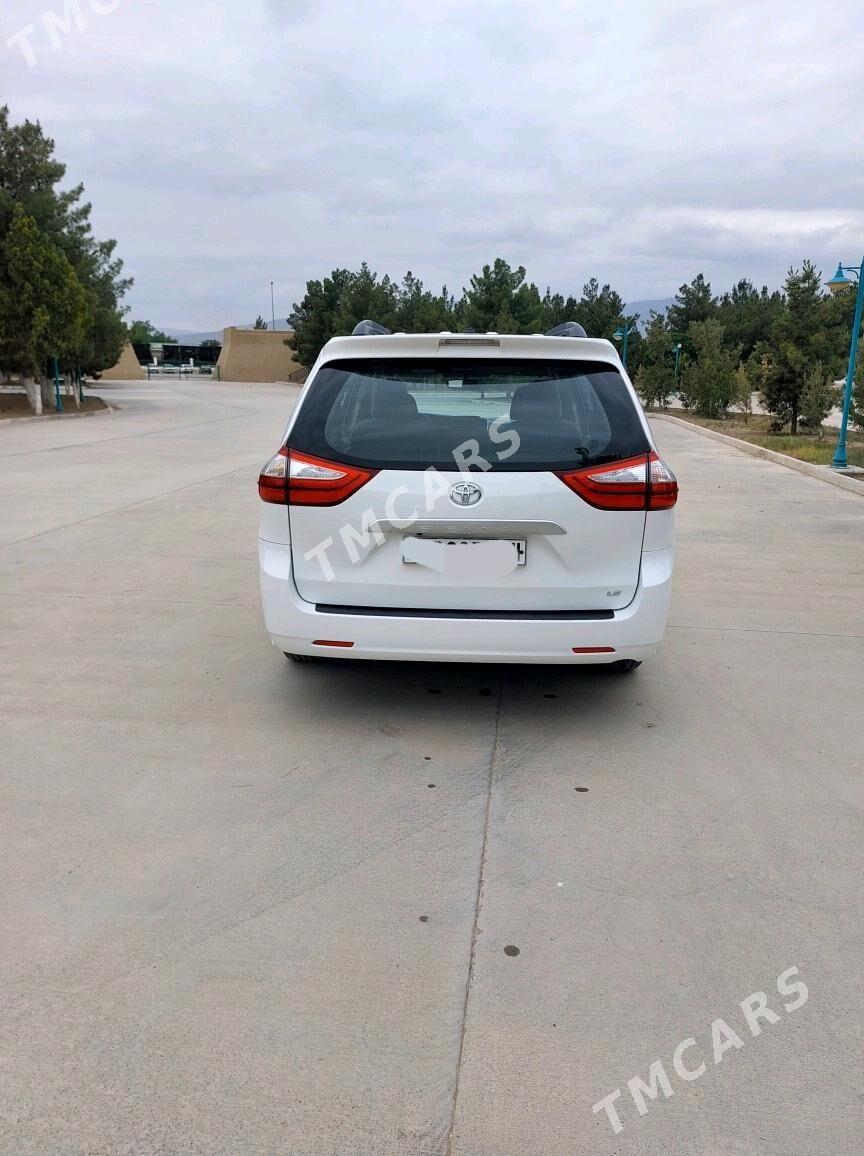 Toyota Sienna 2018 - 370 000 TMT - Гёкдепе - img 5