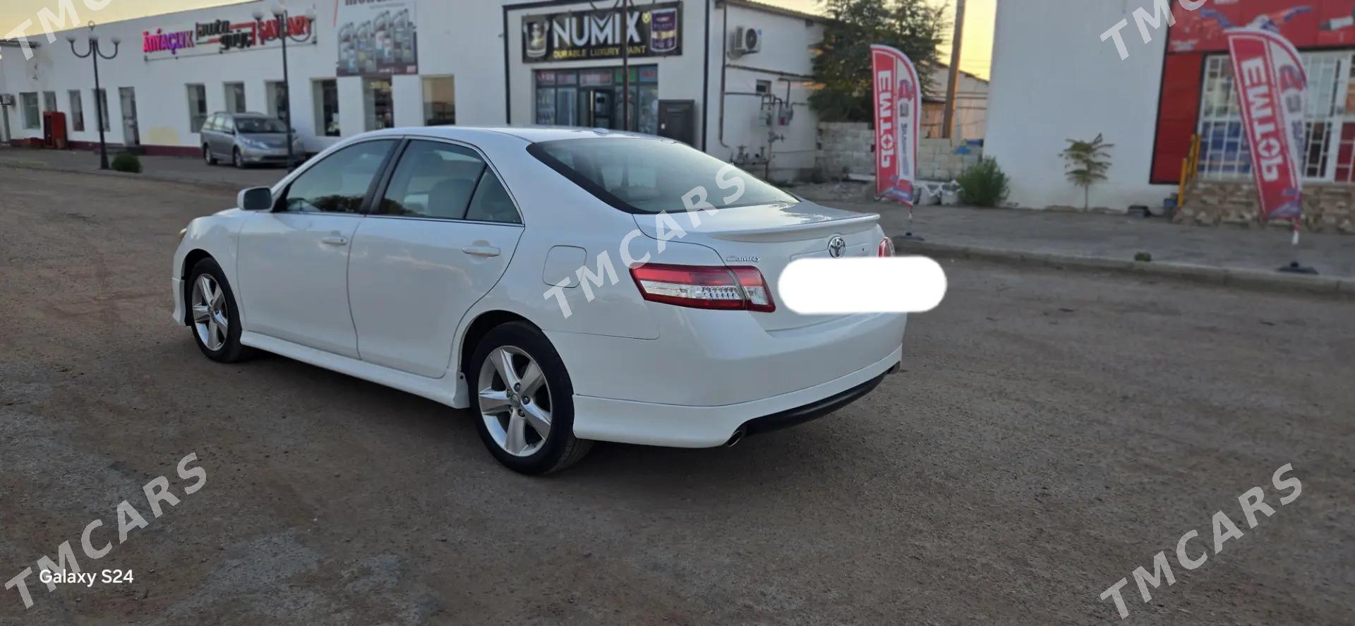 Toyota Camry 2011 - 230 000 TMT - Дашогуз - img 5