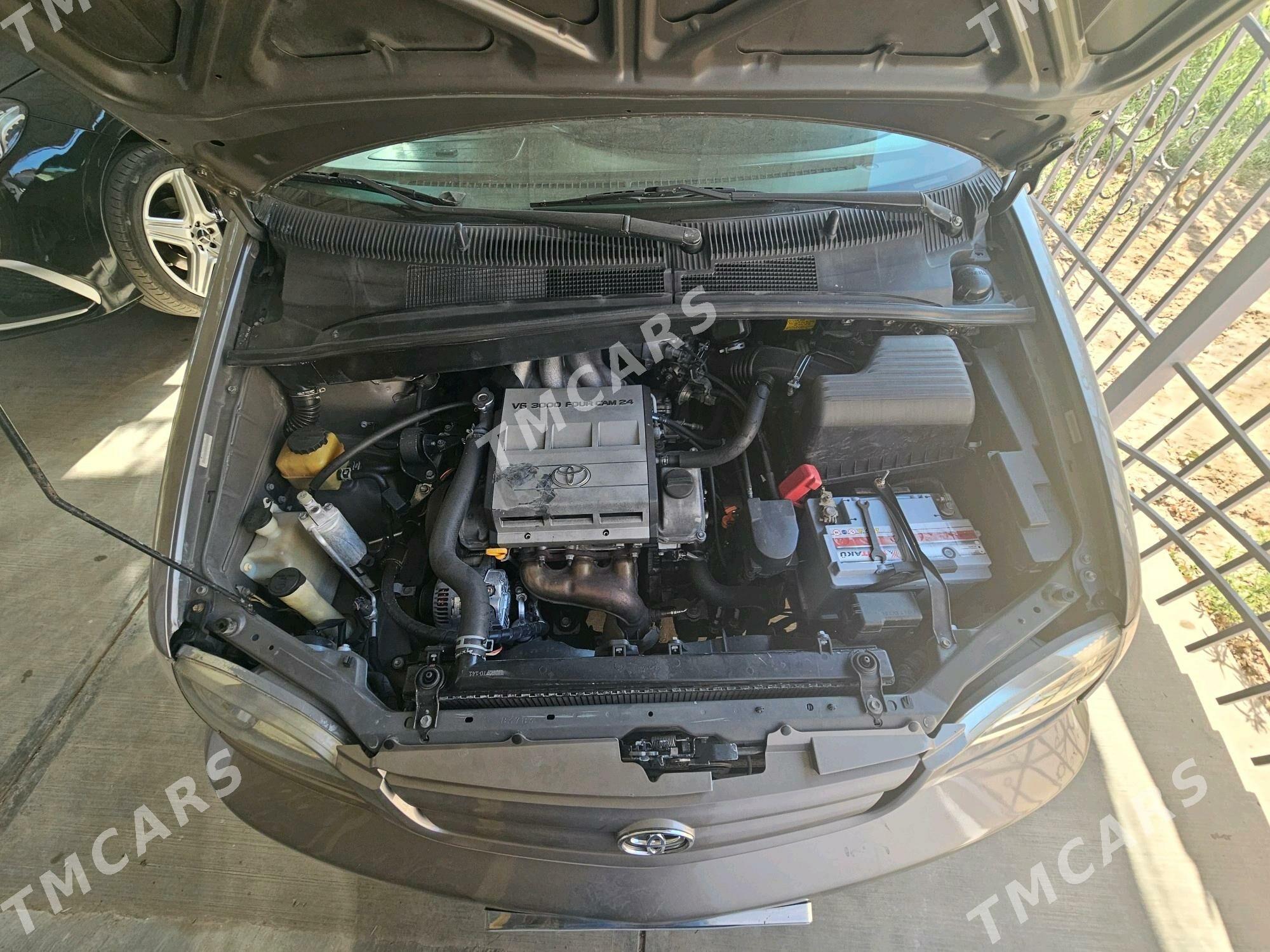 Toyota Sienna 2000 - 200 000 TMT - Дашогуз - img 3