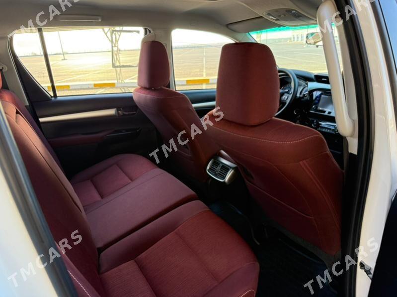 Toyota Hilux 2023 - 571 000 TMT - Ашхабад - img 7