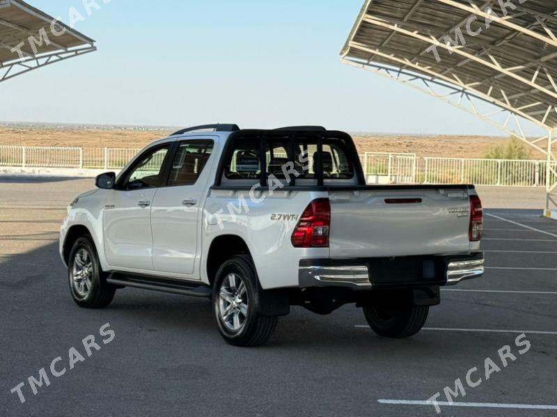 Toyota Hilux 2023 - 571 000 TMT - Ашхабад - img 8