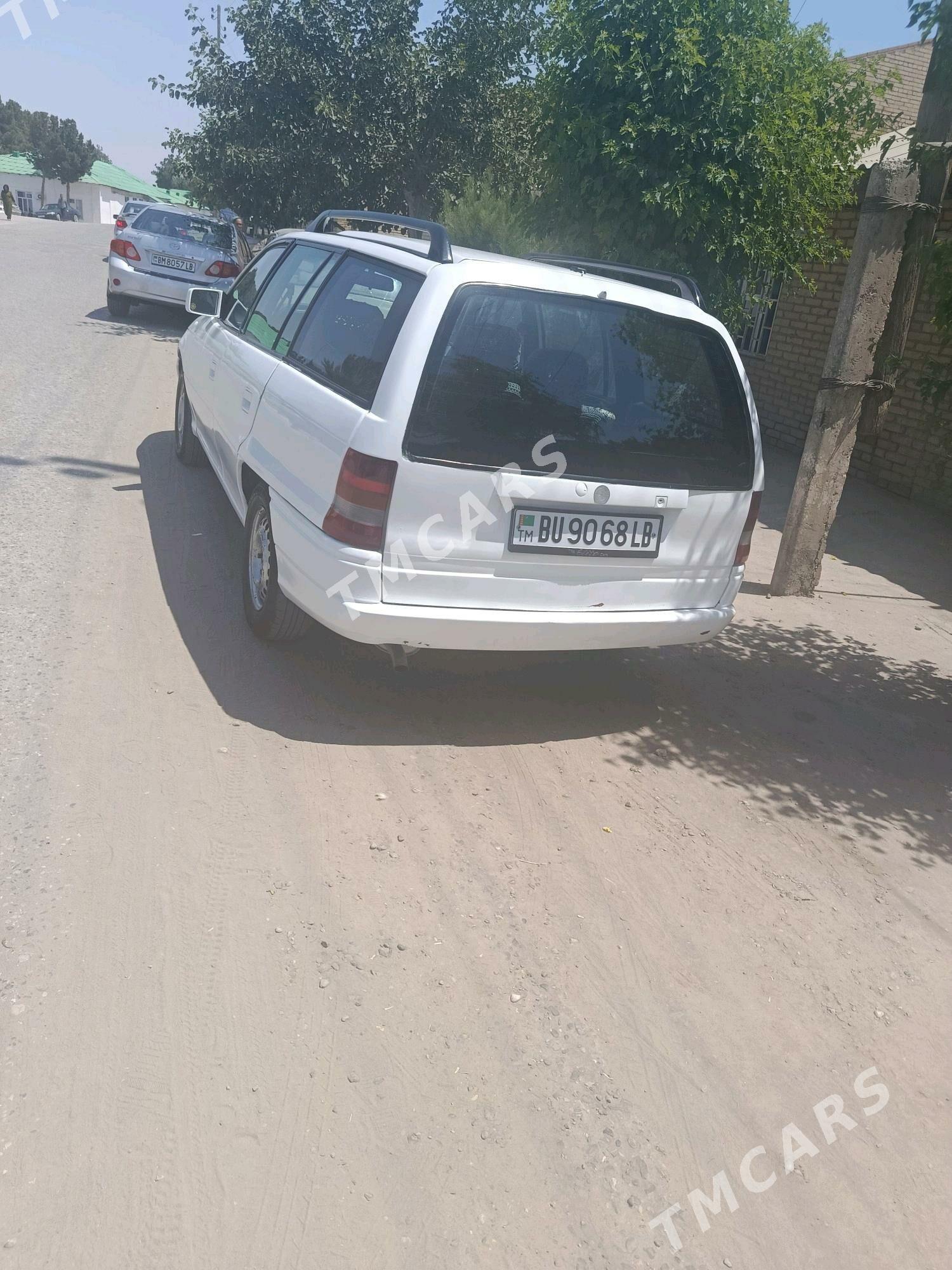 Opel Astra 1992 - 30 000 TMT - Халач - img 2