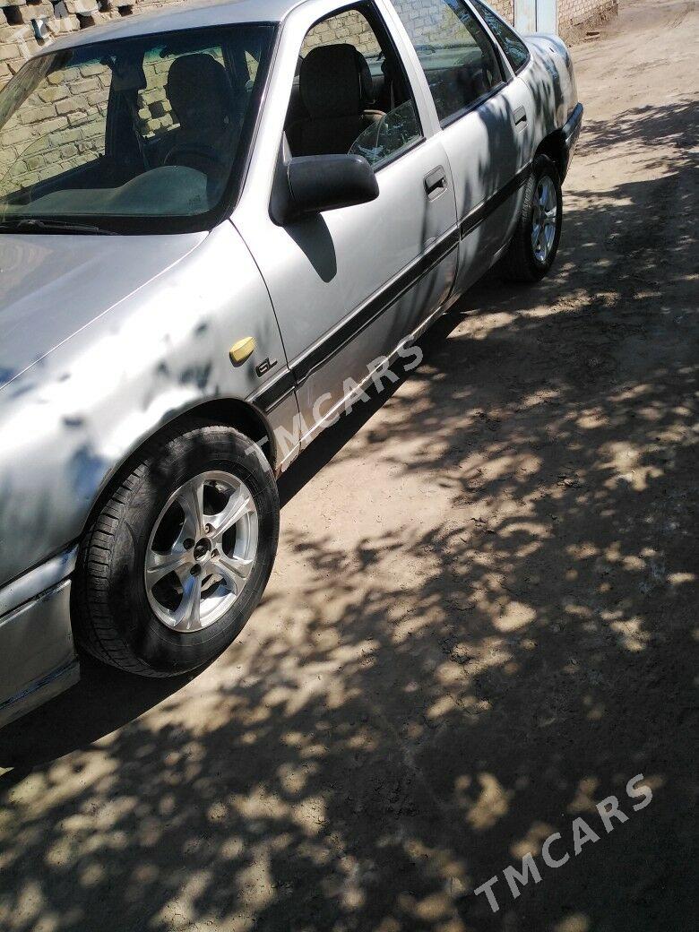 Opel Vectra 1992 - 28 000 TMT - Saýat - img 3