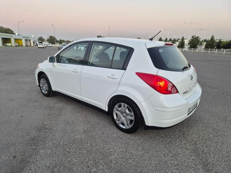 Nissan Versa 2011 - 145 000 TMT - Бедев - img 4