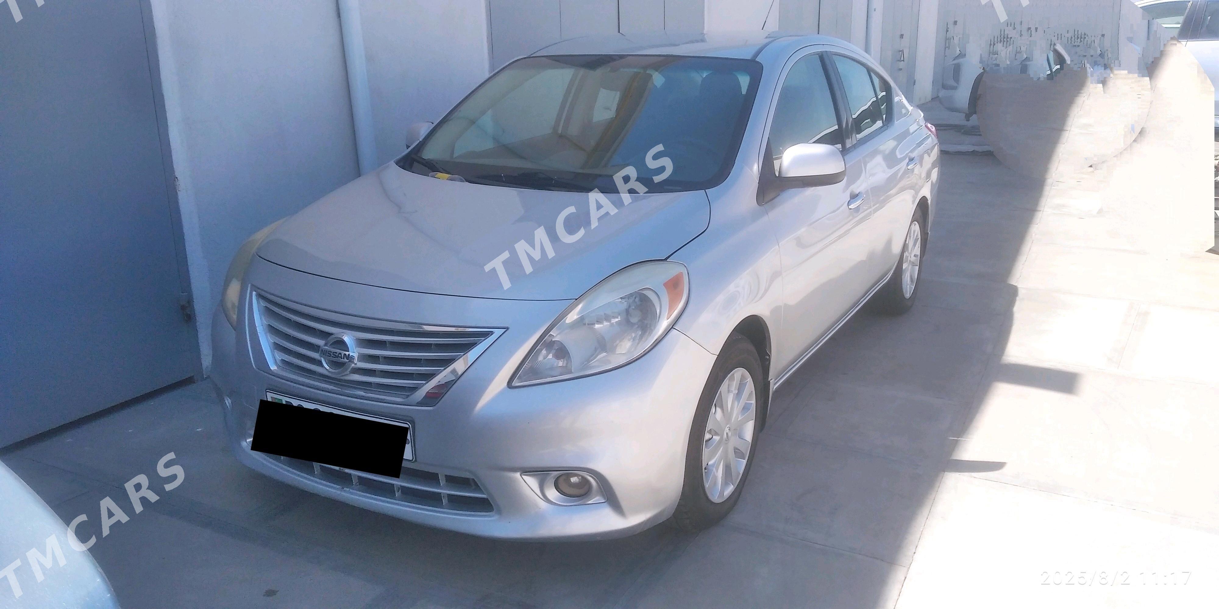 Nissan Versa 2012 - 110 000 TMT - Сакарчага - img 3