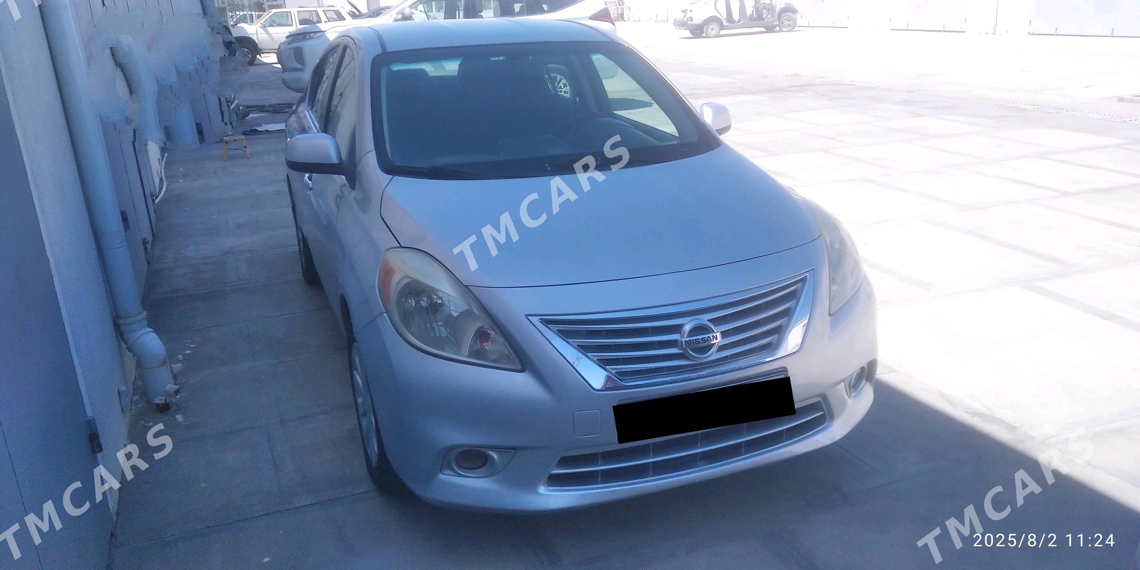 Nissan Versa 2012 - 110 000 TMT - Сакарчага - img 4