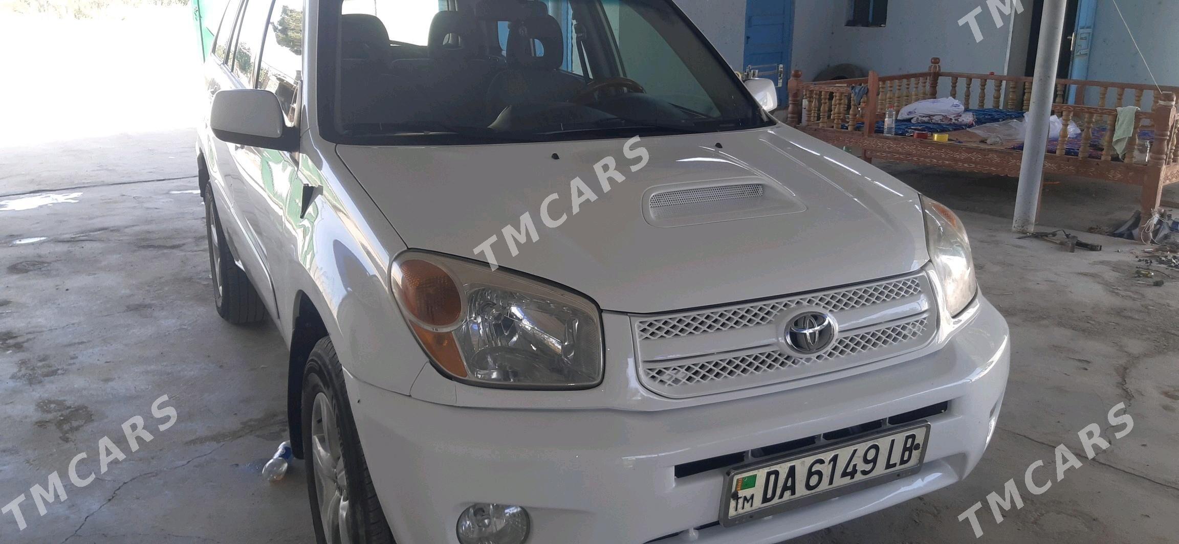 Toyota RAV4 2005 - 130 000 TMT - Magdanly - img 5