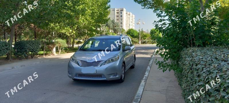 Toyota Sienna 2011 - 275 000 TMT - Aşgabat - img 4
