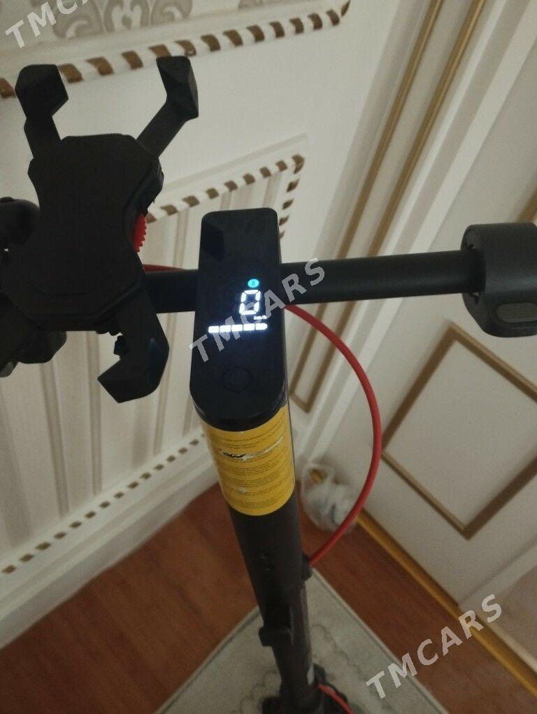 Xiaomi scooter 5 pro - Moskowskiý köç. (10 ýyl abadançylyk şaýoly) - img 4