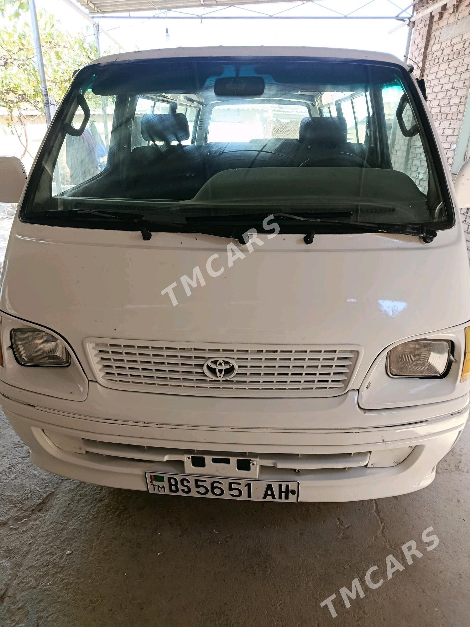 Toyota Hiace 2001 - 110 000 TMT - Бахарден - img 3