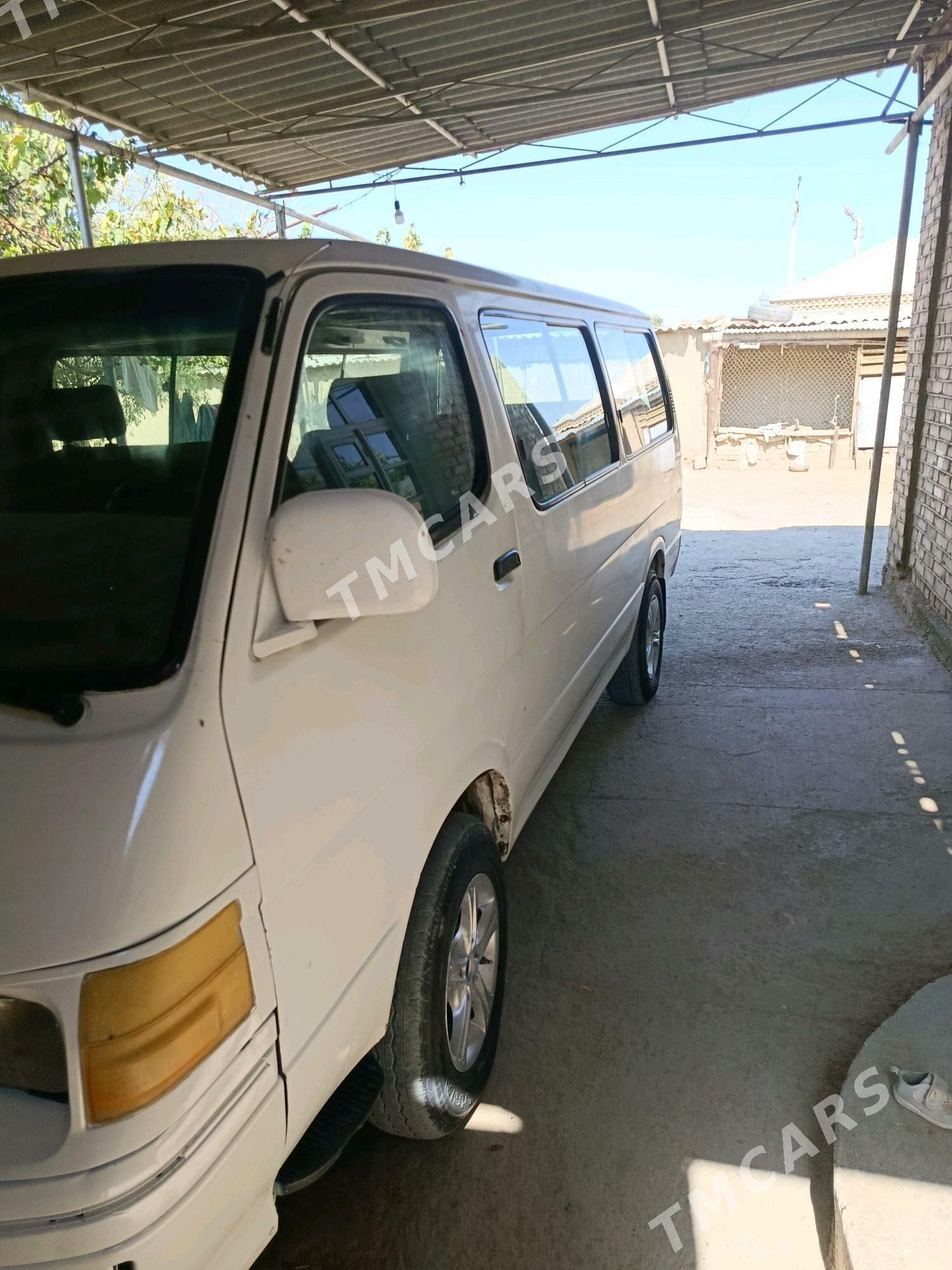 Toyota Hiace 2001 - 110 000 TMT - Бахарден - img 5
