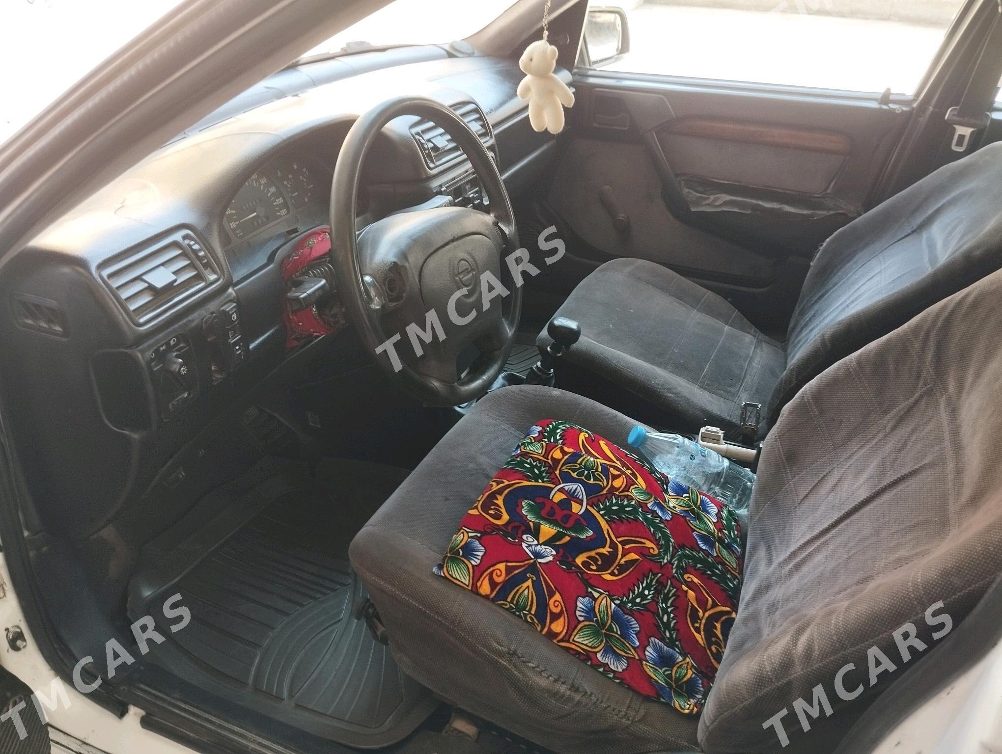 Opel Vectra 1990 - 25 000 TMT - Чарджоу - img 5