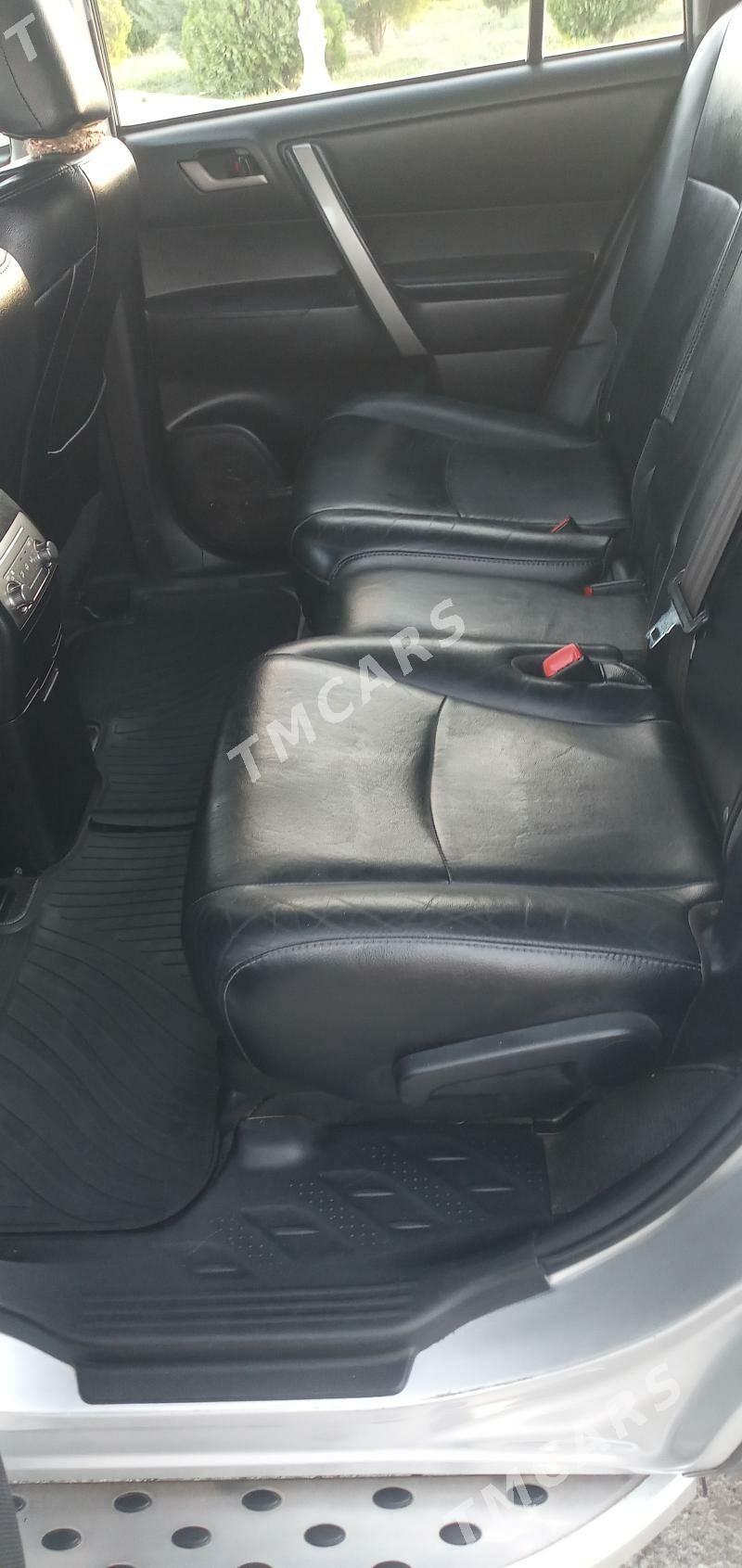 Toyota Highlander 2012 - 352 000 TMT - Дашогуз - img 4